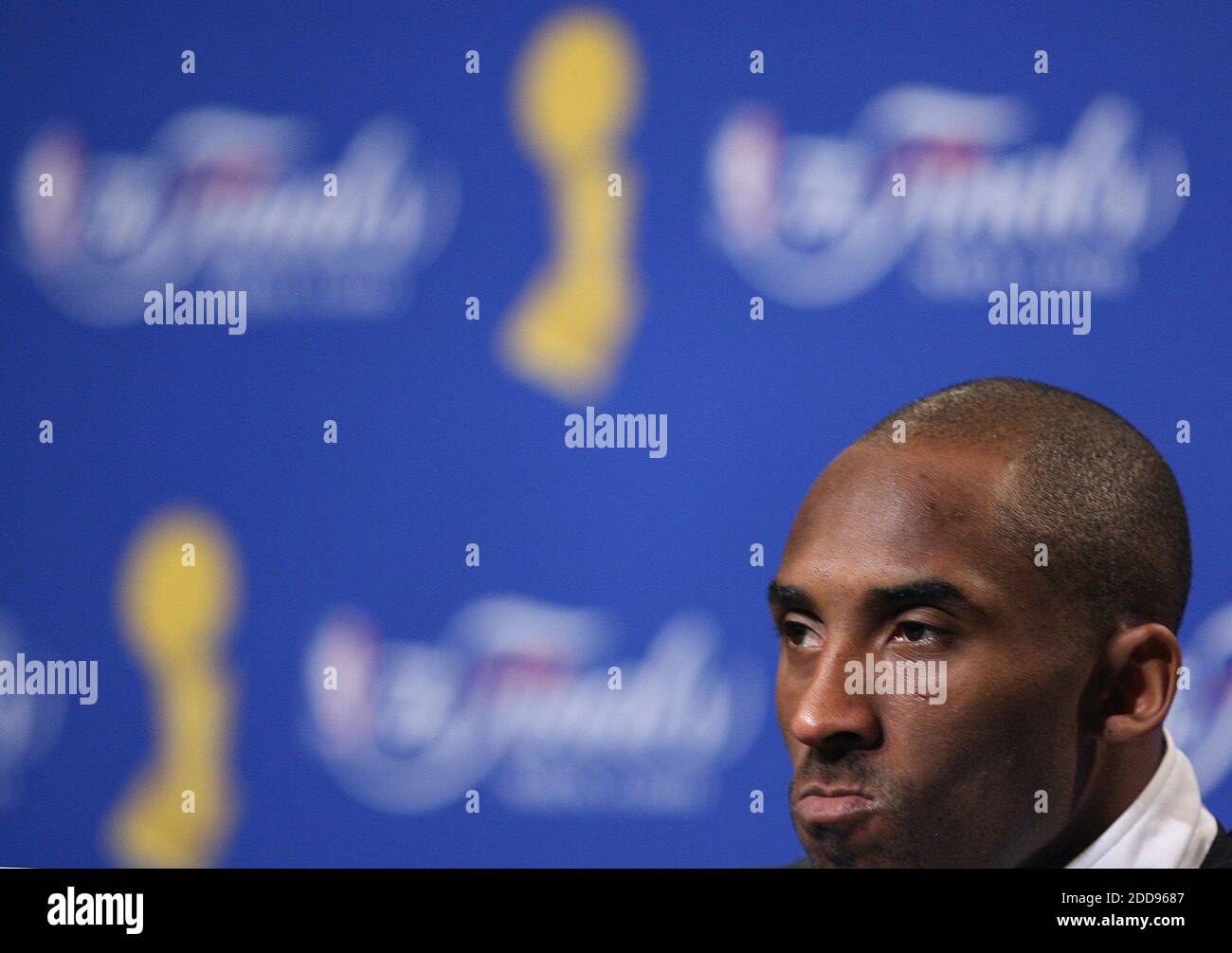 KEIN FILM, KEIN VIDEO, KEIN Fernsehen, KEIN DOKUMENTARFILM - Kobe Bryant von Los Angeles Lakers stellt sich bei einer Pressekonferenz am 3. Juni 2009 im Staples Center in Los Angeles, CA, USA, einer Frage. Die Orlando Magic wird die Los Angeles Lakers in Spiel 1 der NBA Finals am Donnerstag Gesicht. Foto von Gary W. Green/Orlando Sentinel/MCT/ABACAPRESS.COM Stockfoto