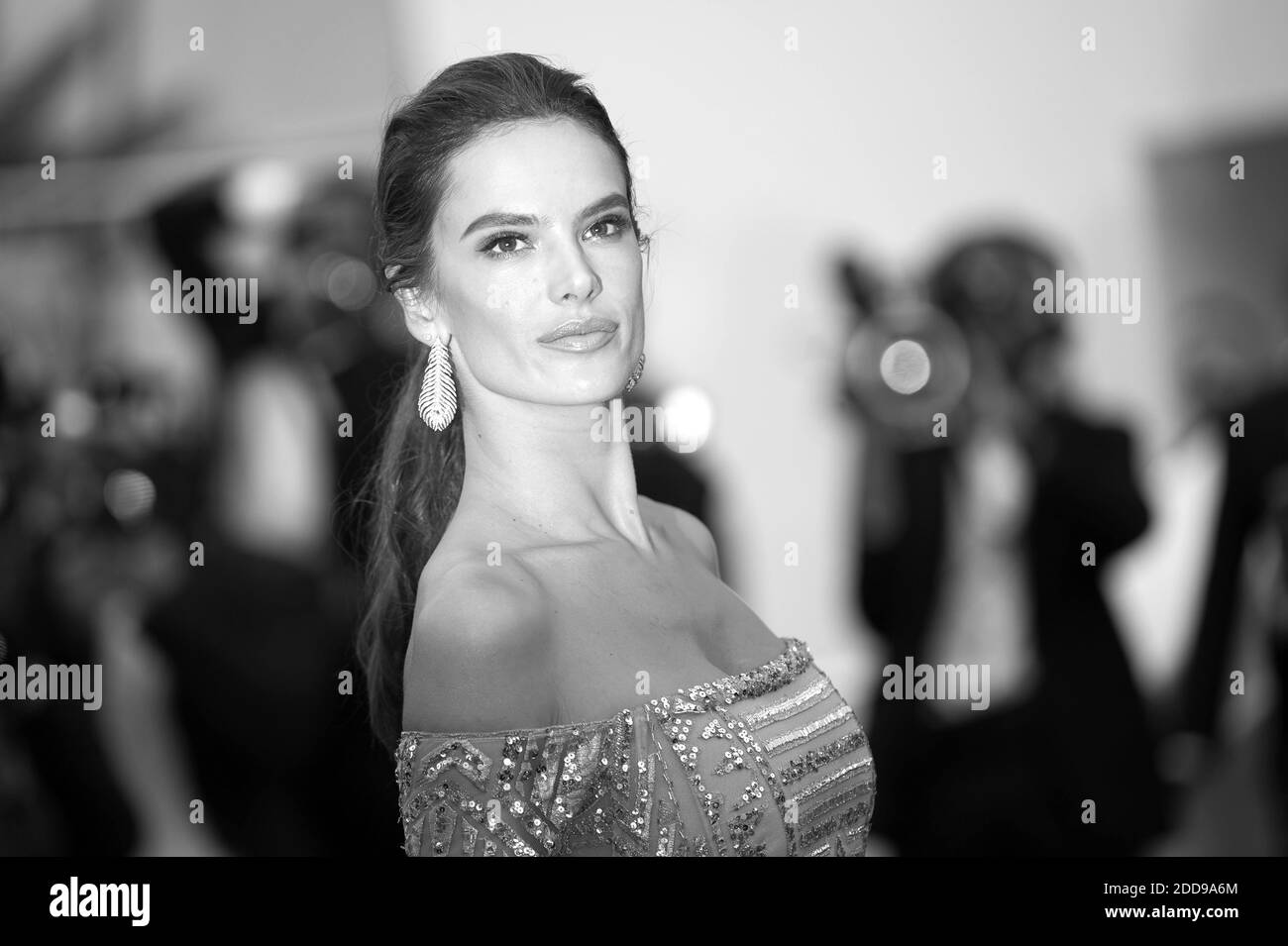 Alessandra Ambrosio auf dem roten Teppich von "The Wild Pear Tree (Ahlat Agaci)", die am 18. Mai 2018 im Palais des Festivals in Cannes, Frankreich, im Rahmen der 71. Filmfestspiele von Cannes stattfand. Foto von Nicolas Genin/ABACAPRESS.COM Stockfoto