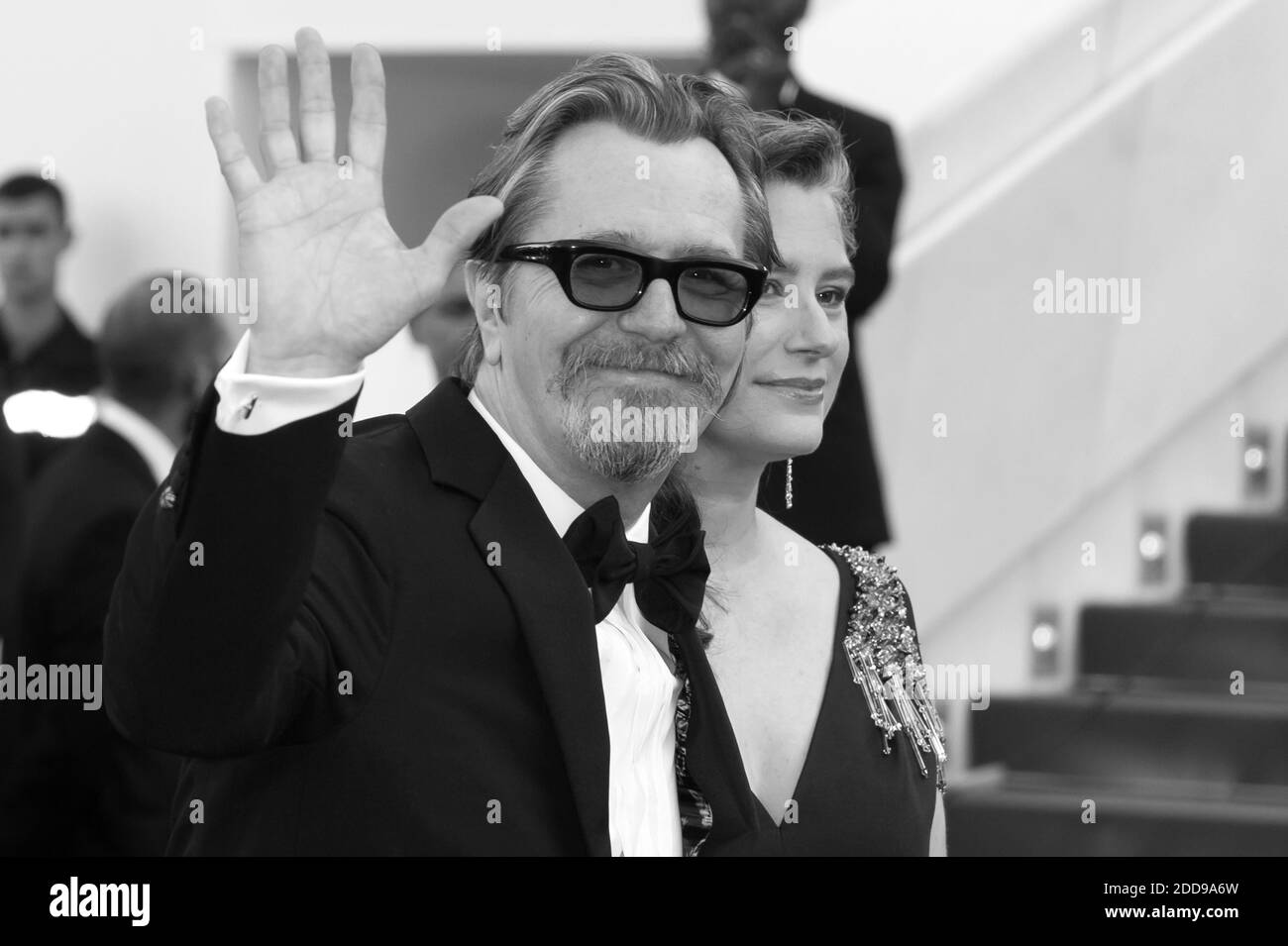 Gary Oldman und seine Frau Gisele Schmidt kommen auf dem roten Teppich der Filmvorführung "Capharnaum" an, die am 17. Mai 2018 im Palais des Festivals in Cannes, Frankreich, im Rahmen der 71. Filmfestspiele von Cannes stattfand. Foto von Nicolas Genin/ABACAPRESS.COM Stockfoto