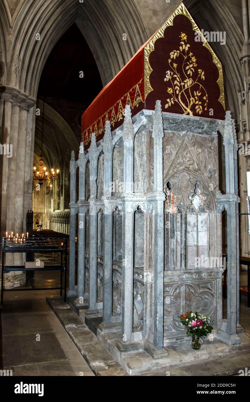 Das Heiligtum von Saint Alban in St. Albans Kathedrale (die Kathedrale und Abteikirche von Saint Alban). St Albans, Hertfordshire, England, Großbritannien Stockfoto