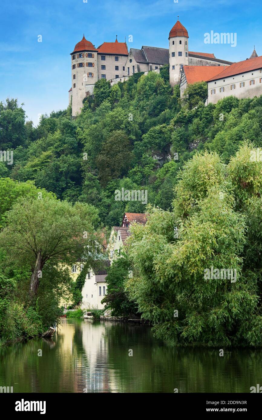 Harburger Schloss und Fluss der Wörnitz, romantische Straße, Harburg
