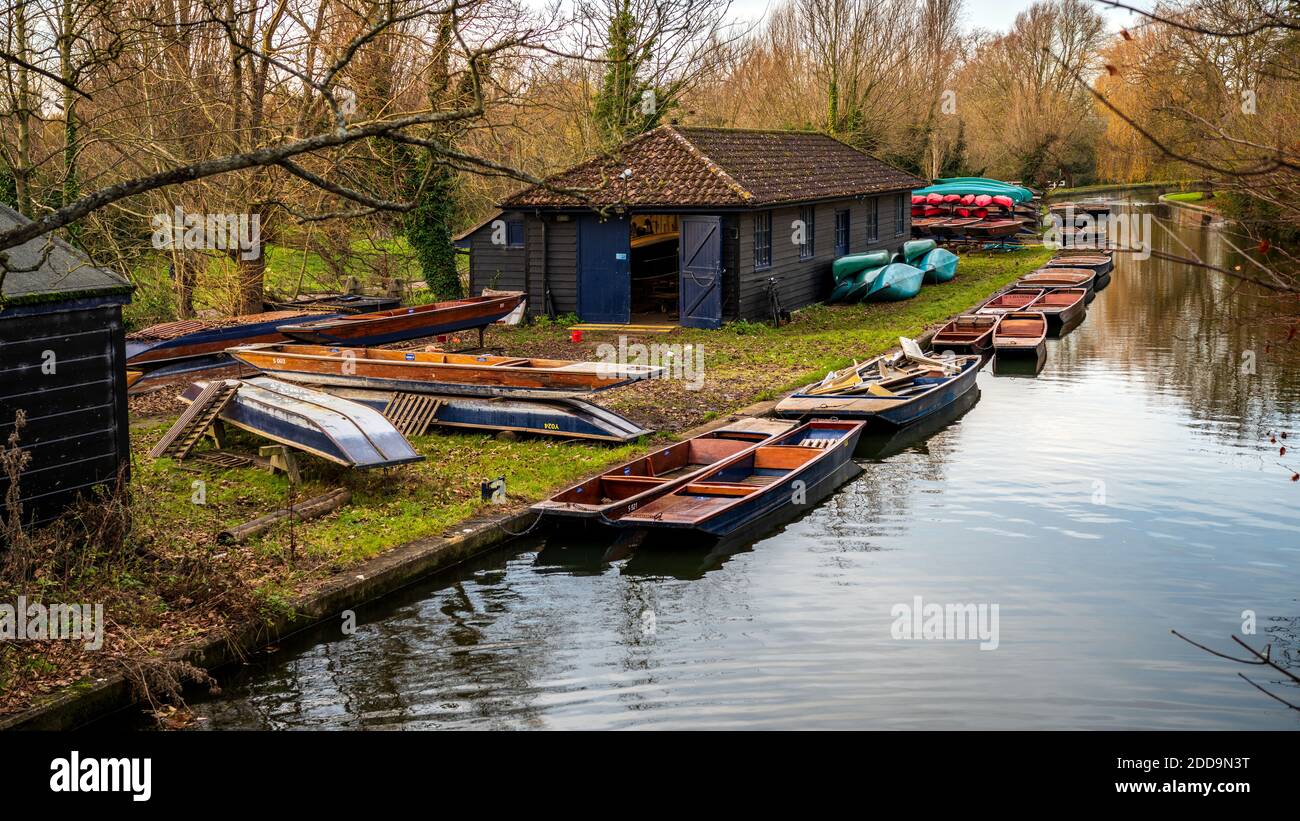 Cambridge Punt Boatyard und Workshop auf Robinson Crusoe Island in Cambridge - Werkstatt und Werft von Scudamore's Punt Company Cambridge. Stockfoto