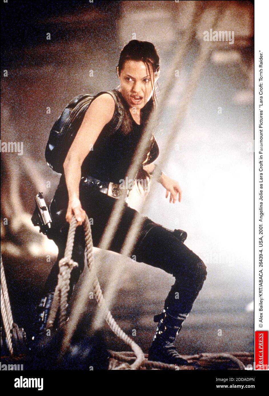 KEIN FILM, KEIN VIDEO, KEIN TV, KEIN DOKUMENTARFILM - © ALEX BAILEY/KRT/ABACA. 26439-4. USA, 2001. Angelina Jolie als Lara Croft in Paramount Pictures' Lara Croft: Tomb Raider. Stockfoto