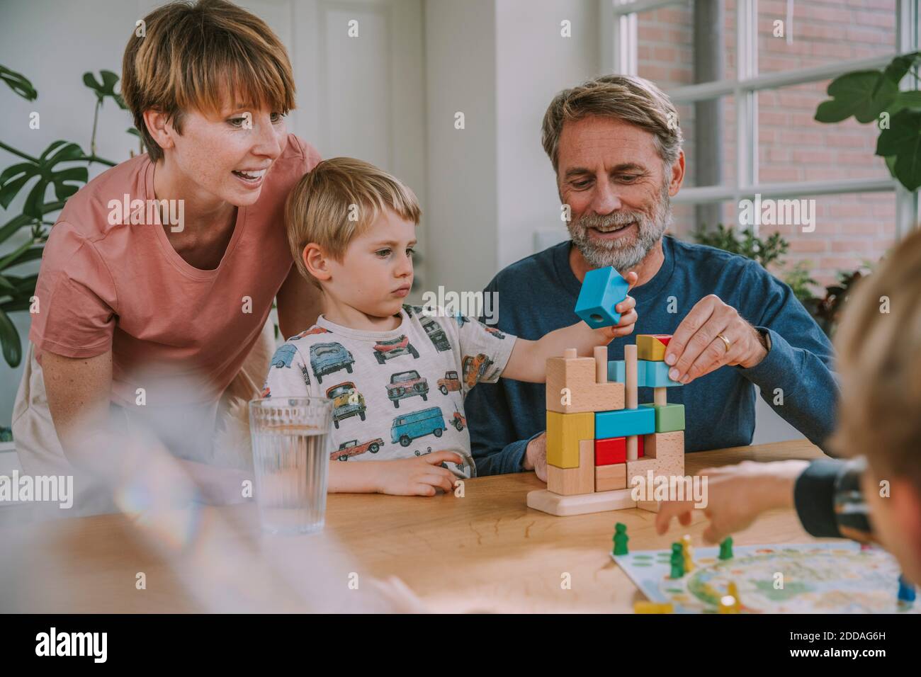 Spielen Mit Kindern Zu Hause