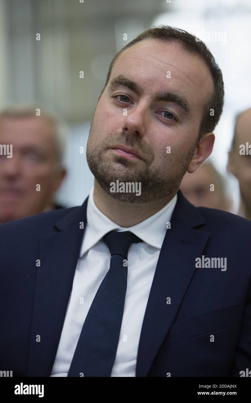 Staatssekretär Sébastien LECORNU beim Start der Mobilisierung "PlaceauSoleil" in Zusammenarbeit mit großen französischen Unternehmen wie ENGIE, EDG und TOTAL im Umweltministerium in Paris. Juni 28 2018. Foto von Raphaël Lafargue/ABACAPRESS.COM Stockfoto