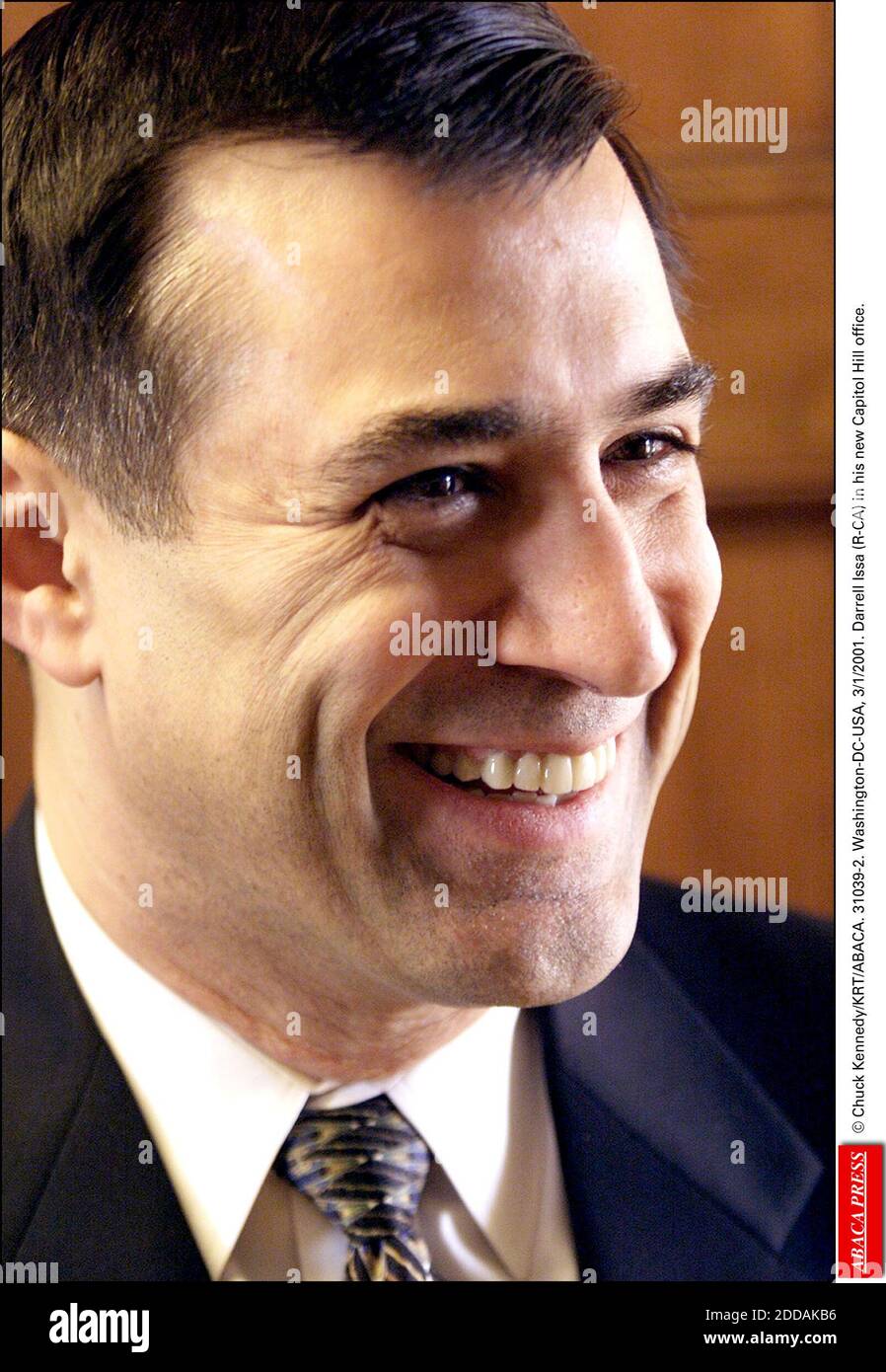 KEIN FILM, KEIN VIDEO, KEIN TV, KEIN DOKUMENTARFILM - © CHUCK KENNEDY/KRT/ABACA. 31039-2. Washington-DC-USA, 2001. Senator Darrell Issa (R-CA) in seinem neuen Büro in Capitol Hill. Stockfoto