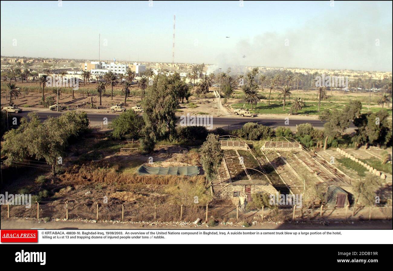 KEIN FILM, KEIN VIDEO, KEIN TV, KEIN DOKUMENTARFILM - © KRT/ABACA. 48839-10. Bagdad-Irak, 19/08/2003. Ein Überblick über das Gelände der Vereinten Nationen in Bagdad, Irak. Ein Selbstmordattentäter in einem Zement-LKW sprengte einen großen Teil des Hotels, tötete mindestens 13 und nahm Dutzende von Verletzten unter Tonnen Stockfoto