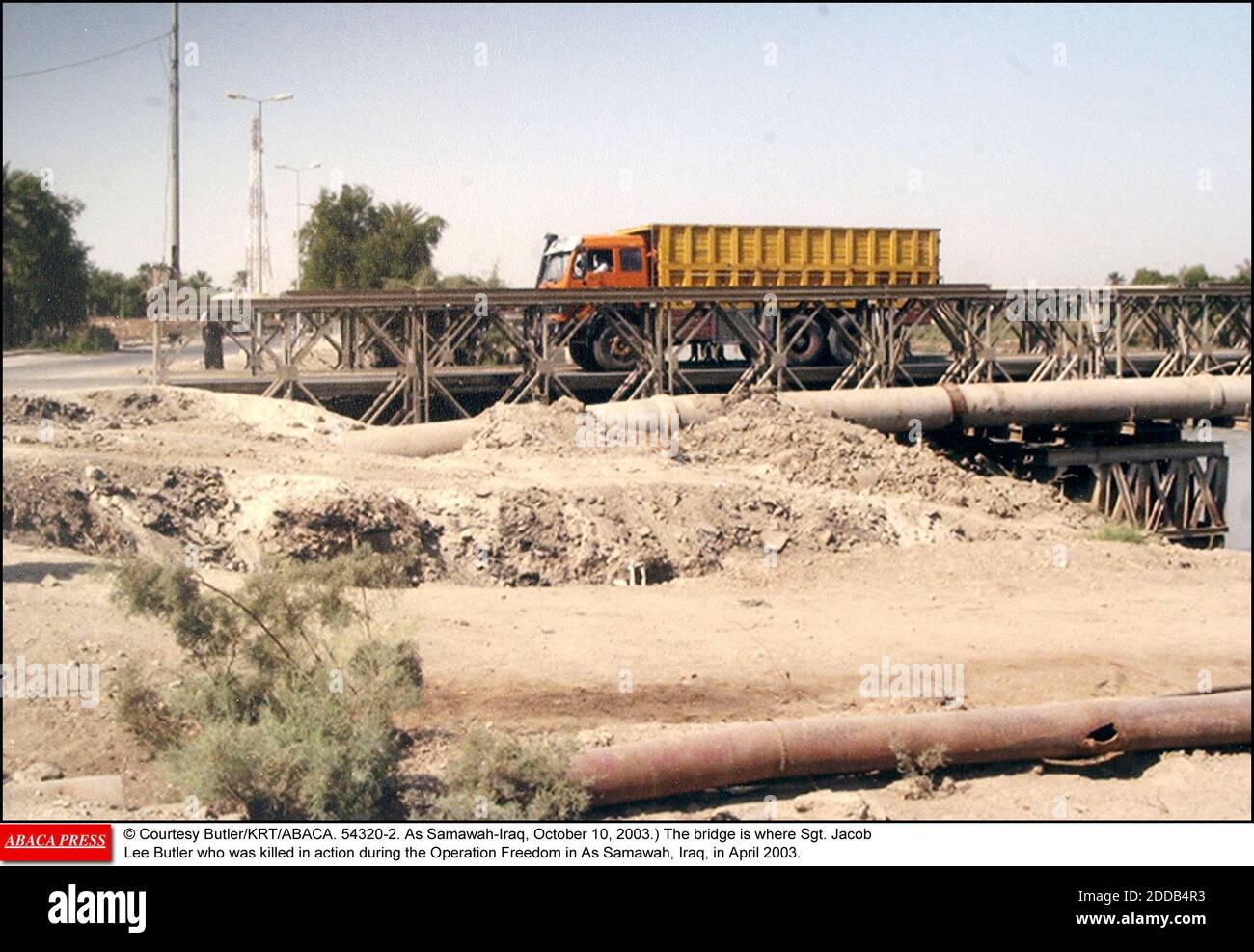 KEIN FILM, KEIN VIDEO, KEIN FERNSEHEN, KEIN DOKUMENTARFILM - © COURTESY BUTLER/KRT/ABACA. 54320-2. As Samawah-Iraq, 10. Oktober 2003.) Die Brücke ist, wo Sgt. Jacob Lee Butler, der während der Operation Freedom in As Samawah, Irak, im April 2003 getötet wurde. Stockfoto