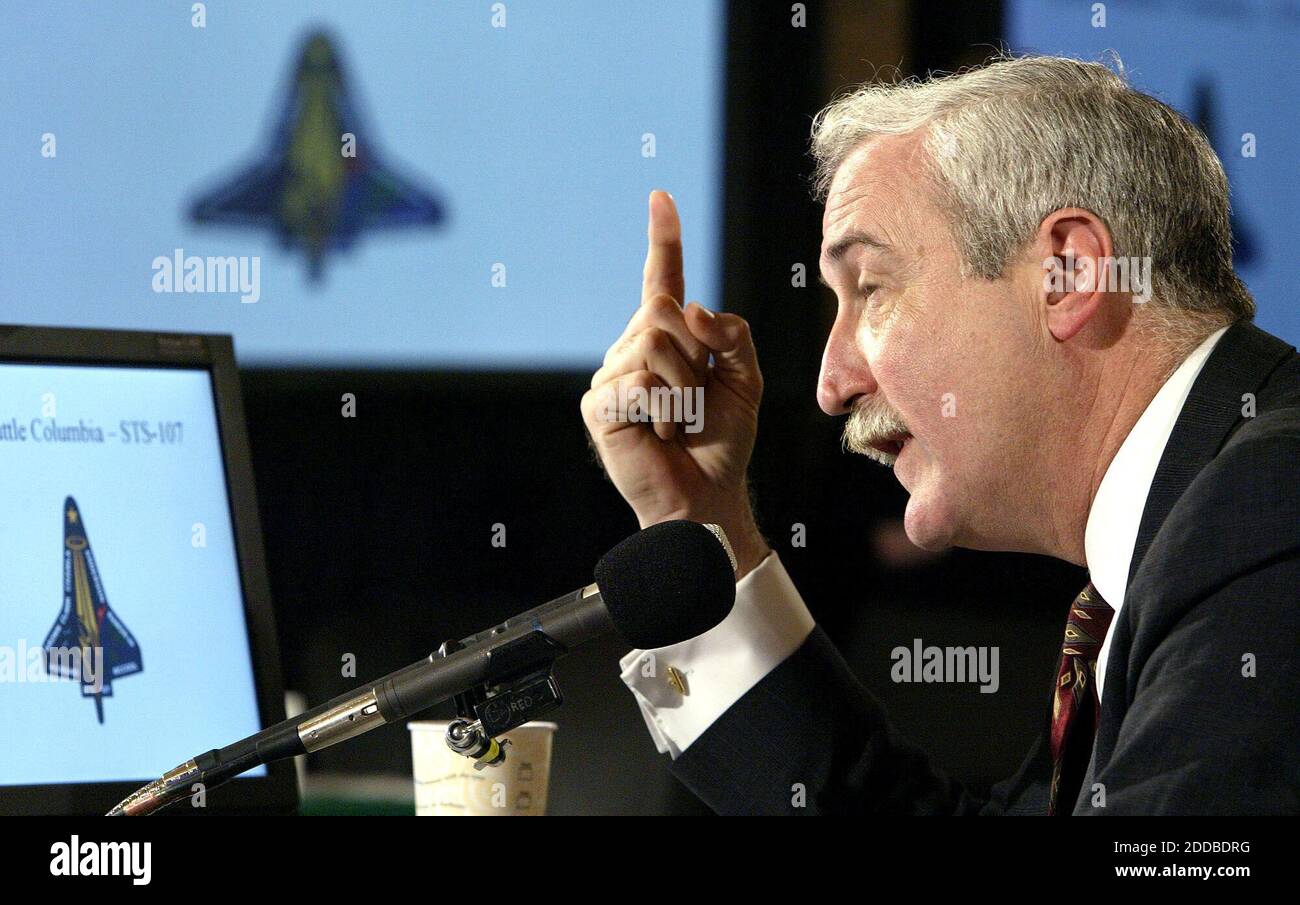 KEIN FILM, KEIN VIDEO, KEIN Fernsehen, KEIN DOKUMENTARFILM - NASA-Administrator Sean O'Keefe bezeugt bei einer Anhörung über die Raumfähre Columbia Tragödie am Mittwoch, 12. Februar 2003. Foto von Chuck Kennedy/KRT/ABACA. Stockfoto