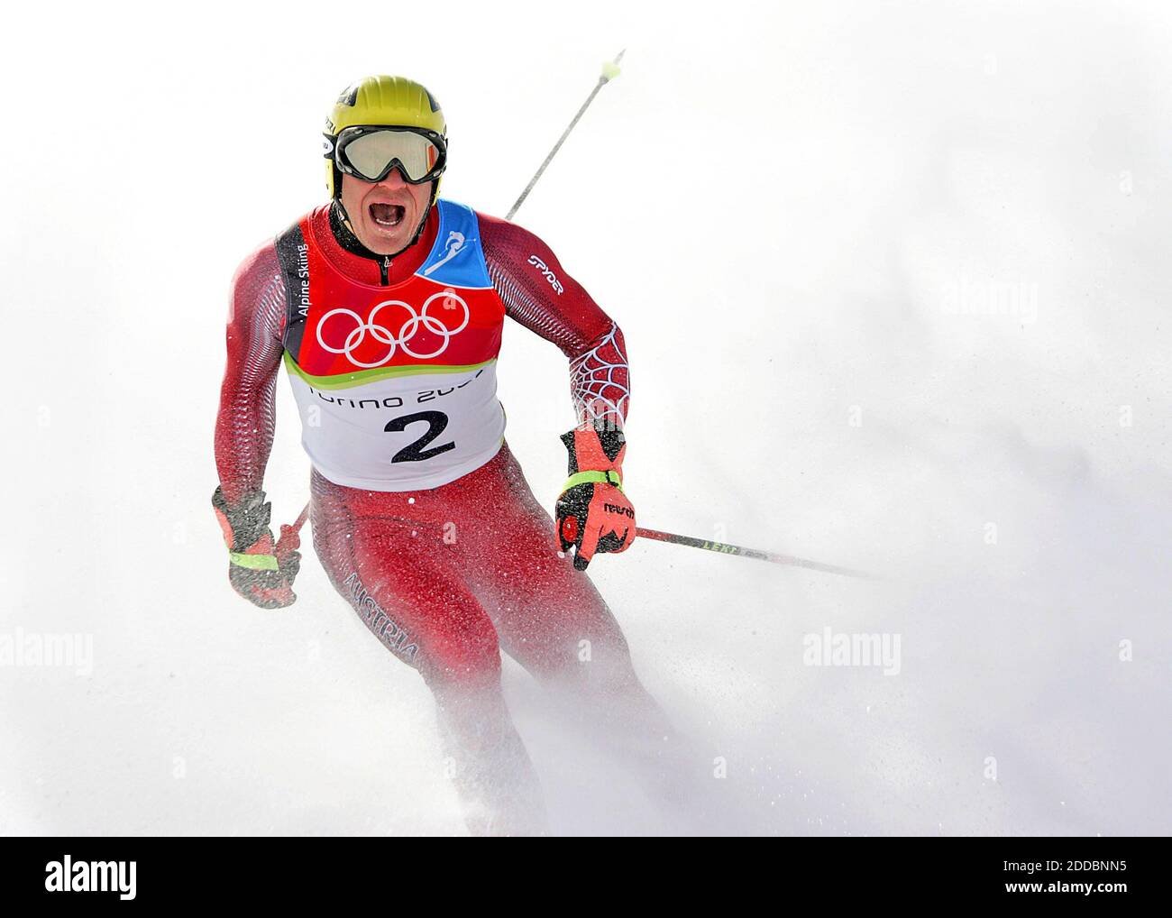 KEIN FILM, KEIN VIDEO, KEIN Fernsehen, KEIN DOKUMENTARFILM - Österreichs Hermann Maier ins Ziel für eine Bronzemedaille im Herren-Riesenslalom, in Sestriere, bei den XX Olympischen Winterspielen in Turin, Italien, am 20. Februar 2006. Foto von Ron Jenkins/ Fort Worth Star-Telegram/ KRT/Cameleon/ABACAPRESS.COM Stockfoto