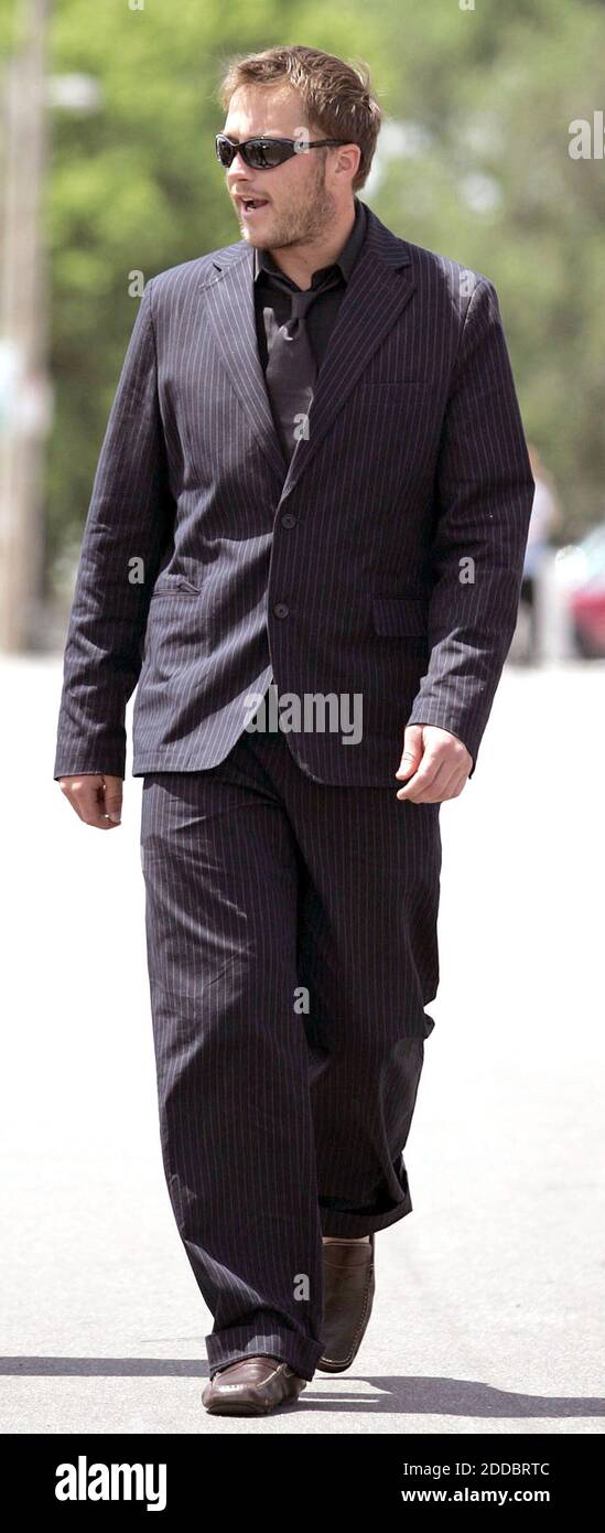 KEIN FILM, KEIN VIDEO, KEIN Fernsehen, KEINE DOKUMENTATION - der Olympiafahrer Bode Miller kommt am 6. Mai 2006 am Renntag des Kentucky Derby in Churchill Downs in Louisville, KY, USA an. Foto von Brian Tietz/Lexington Herald-Leader/KRT/Cameleon/ABACAPRESS.COM Stockfoto