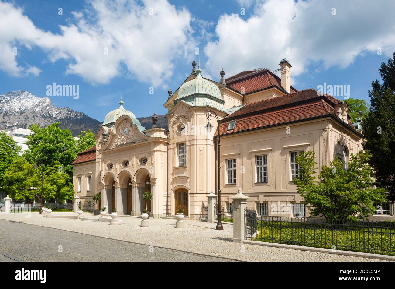 Deutschland, Bayern, Bad Reichenhall, Fassade des Kurortes im Königlichen Kurgarten Stockfoto