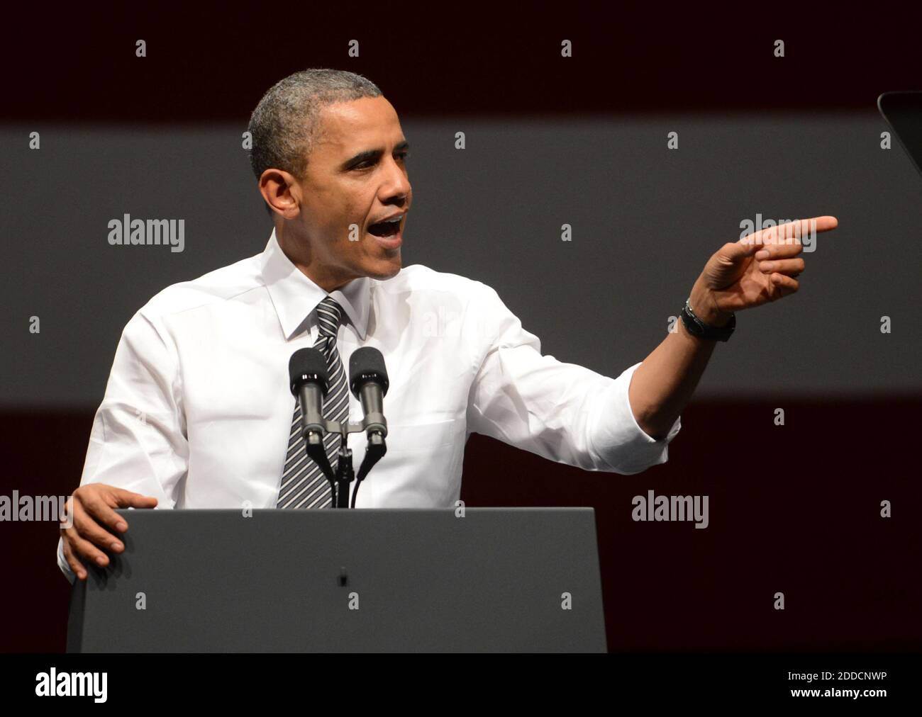 KEIN FILM, KEIN VIDEO, KEIN Fernsehen, KEIN DOKUMENTARFILM - Präsident Barack Obama tritt bei einem Spendenkonzert und einer Kundgebung im kalifornischen Bill Graham Civic Auditorium in San Francisco am Montag, den 8. Oktober 2012, auf. Der Abend beinhaltete musikalische Darbietungen von John Legend und Michael Franti. Foto von Susan Tripp Pollard/Contra Costa Times/MCT/ABACAPRESS.COM Stockfoto