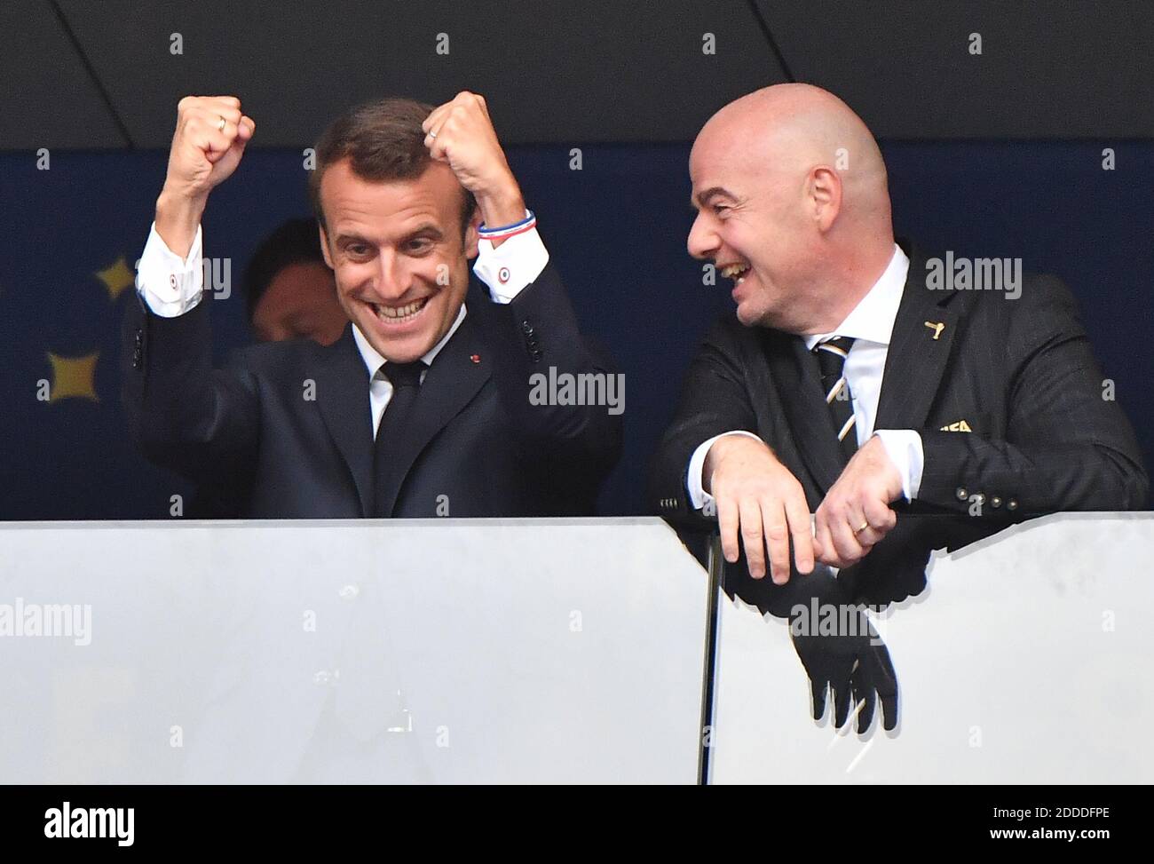 Der französische Präsident Emmanuel Macron und der FIFA-Präsident Gianni Infantino wurden am 15. Juli 2018 in Moskau, Russland, beim FIFA-Fußballfinale 2018 zwischen Frankreich und Kroatien auf der Tribüne gesehen. Frankreich gewann 4-2 und gewann den 2. Titel. Foto von Christian Liewig /ABACAPRESS.COM Stockfoto