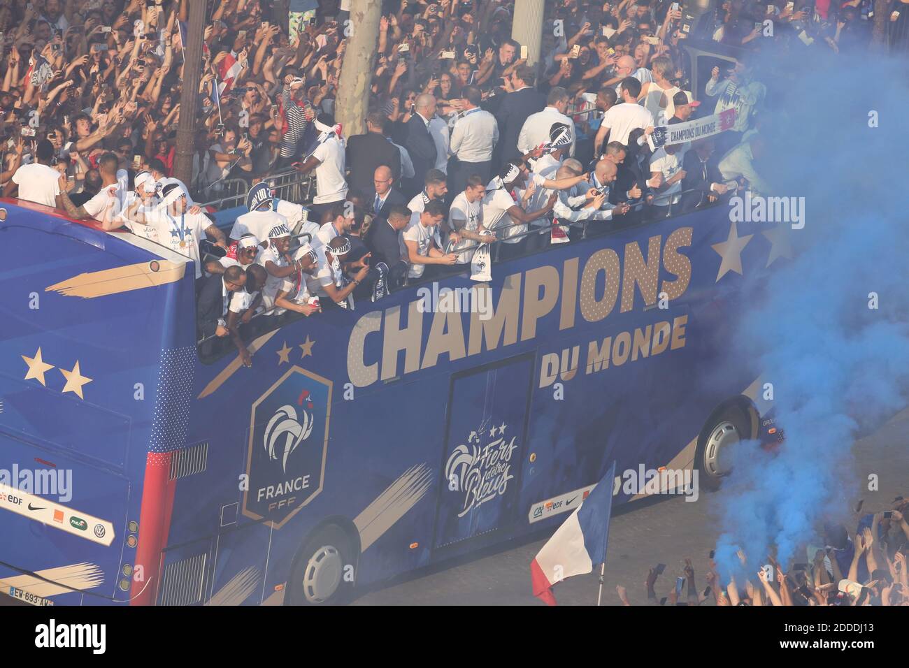 Die Parade der französischen Fußballmannschaft nach der FIFA-Weltmeisterschaft 2018 auf den Champs-Elysées in Paris, Frankreich am 16. Juli 2018. Foto von Jerome Domine/ABACAPRESS.COM Stockfoto