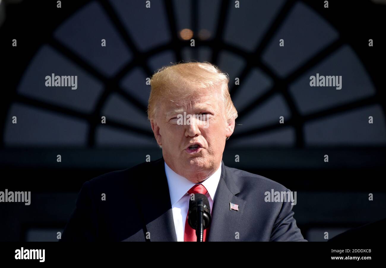 US-Präsident Donald Trump kommentiert das Wirtschaftswachstum von 4,1 Prozent für das zweite Quartal während einer Erklärung im South Lawn des Weißen Hauses am 27. Juli 2018 in Washington, DC, USA. Foto von Olivier Douliery/ABACAPRESS.COM Stockfoto