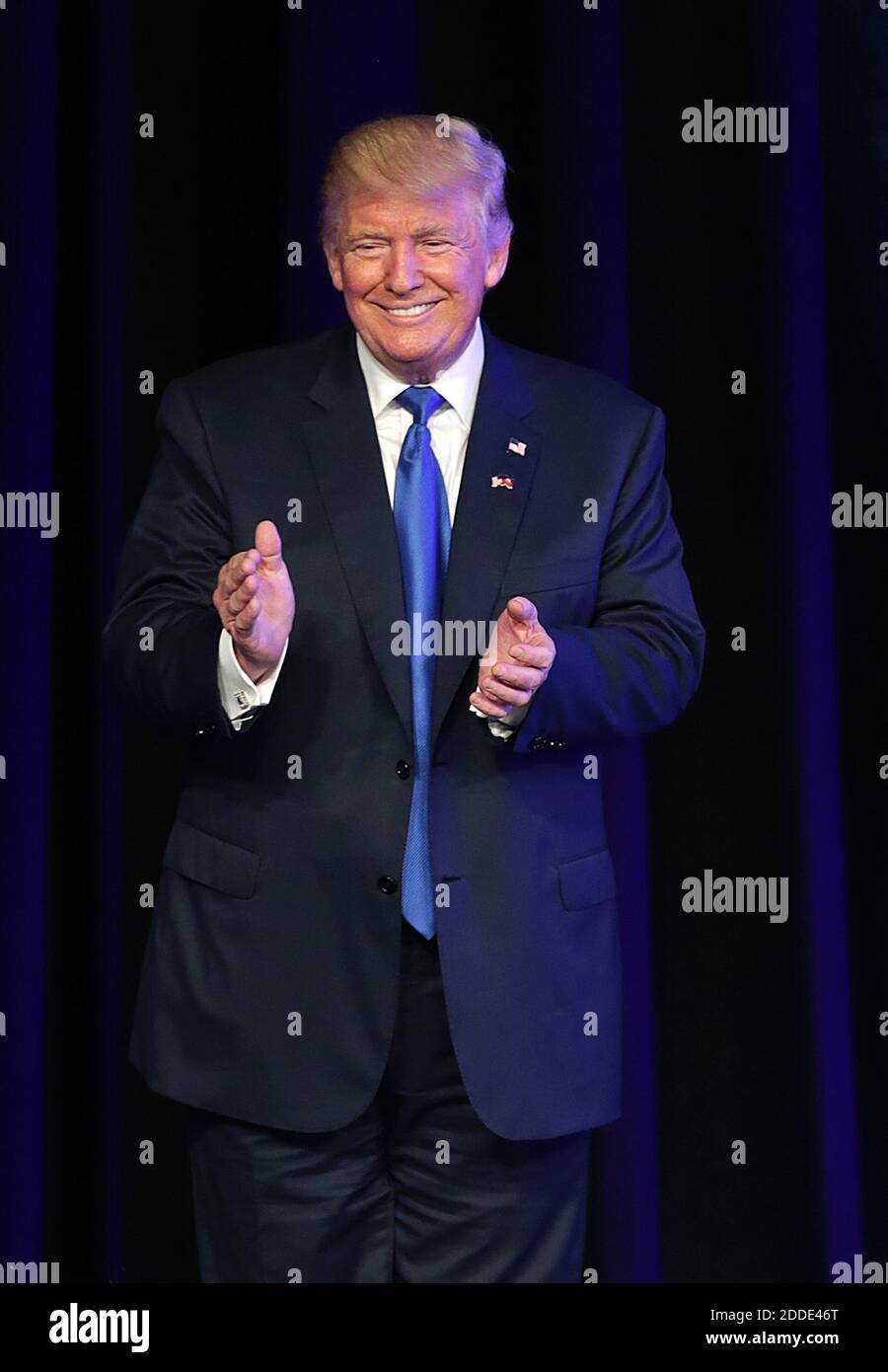 KEIN FILM, KEIN VIDEO, KEIN Fernsehen, KEIN DOKUMENTARFILM - der republikanische Präsidentschaftskandidat Donald Trump spricht während einer Wahlkampfveranstaltung im James L. Knight Center in Miami, FL, USA, am Freitag, den 16. September 2016. Foto von Pedro Portal/Miami Herald/TNS/ABACAPRESS.COM Stockfoto
