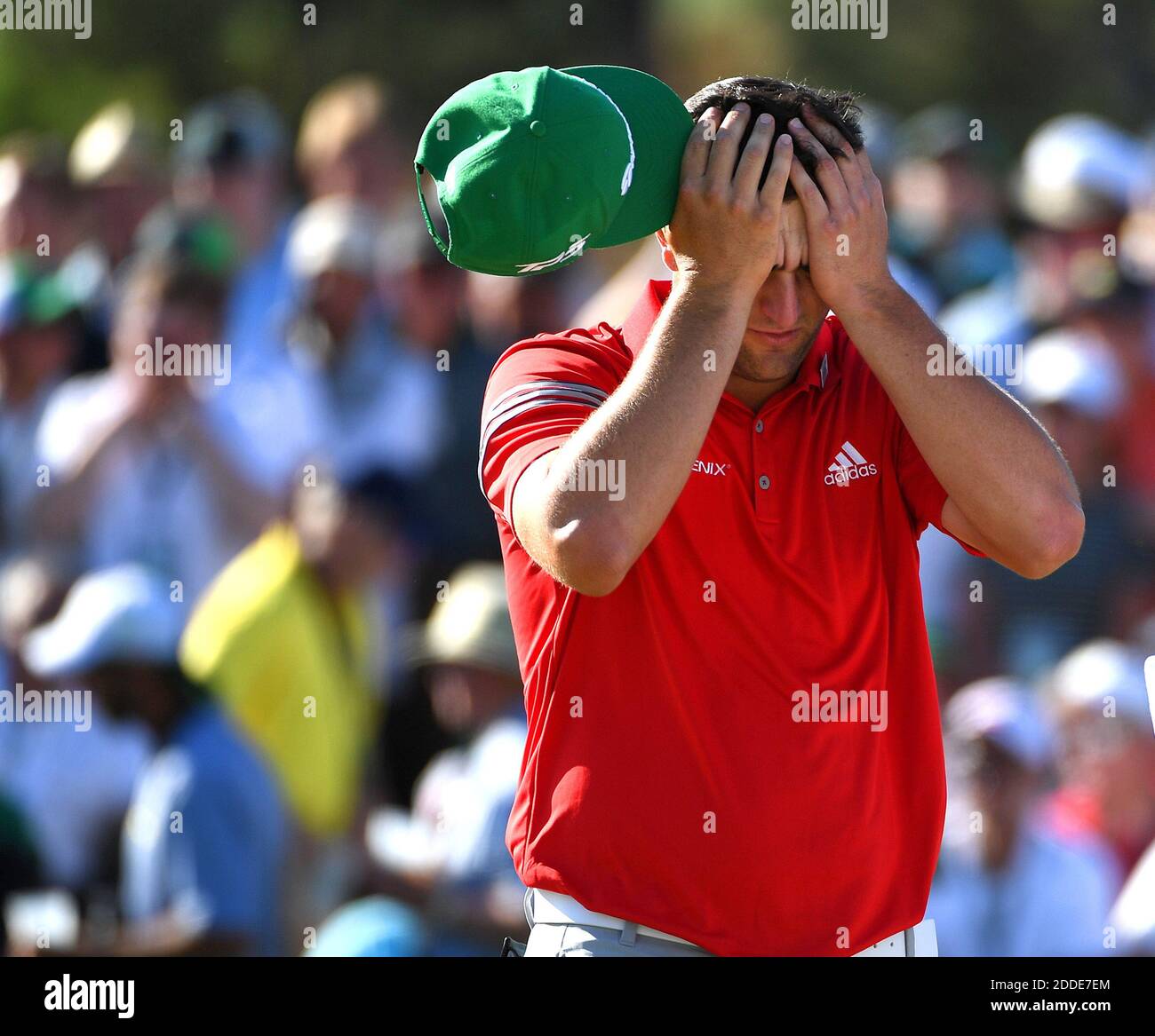 KEIN FILM, KEIN VIDEO, KEIN TV, KEIN DOKUMENTARFILM - Jon Rahm reagiert nach Abschluss seiner Finalrunde des Masters Tournament am Sonntag, 9. April 2017 im Augusta National Golf Club in Augusta, GA, USA. Foto von Jeff Siner/Charlotte Observer/TNS/ABACAPRESS.COM Stockfoto