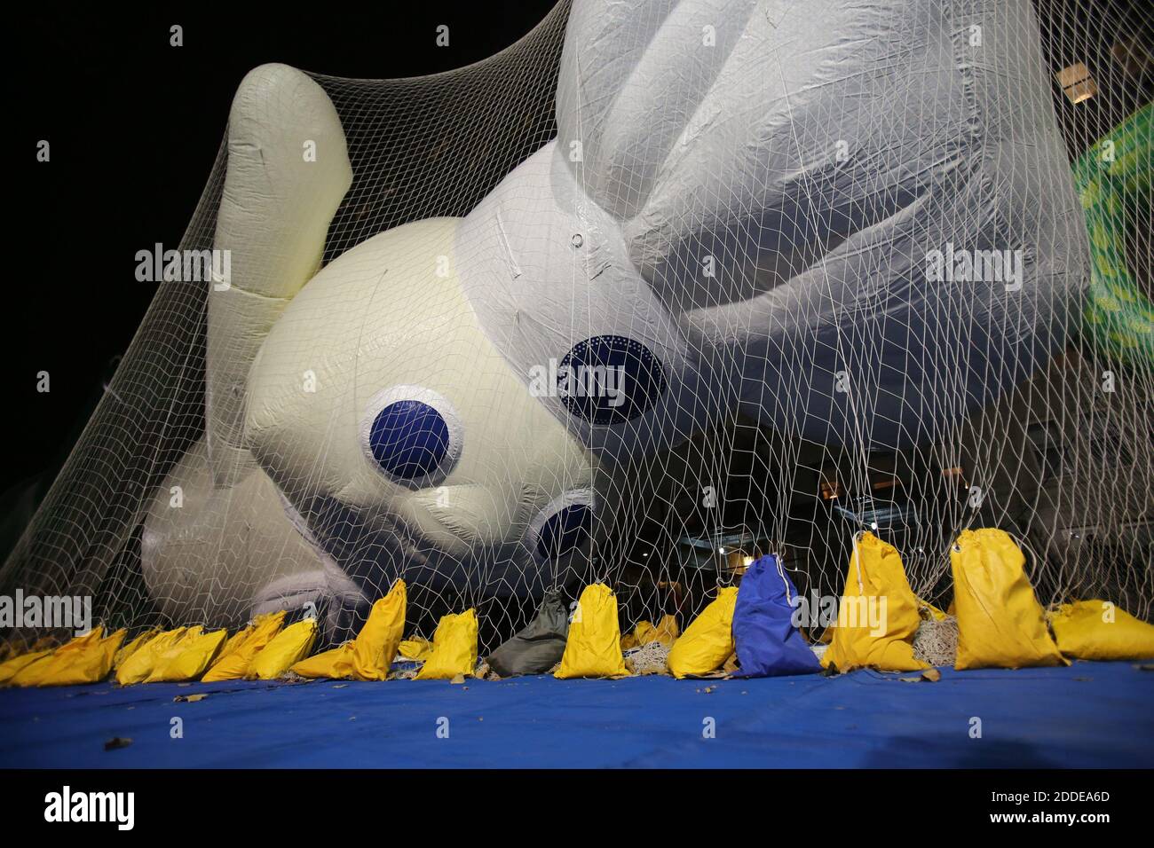 KEIN FILM, KEIN VIDEO, KEIN Fernsehen, KEIN DOKUMENTARFILM - der Pillsbury  Doughboy Ballon bei der Macy's Thanksgiving Parade Inflation Veranstaltung  am Mittwoch, 22. November 2017, in New York City, NY, USA. Foto