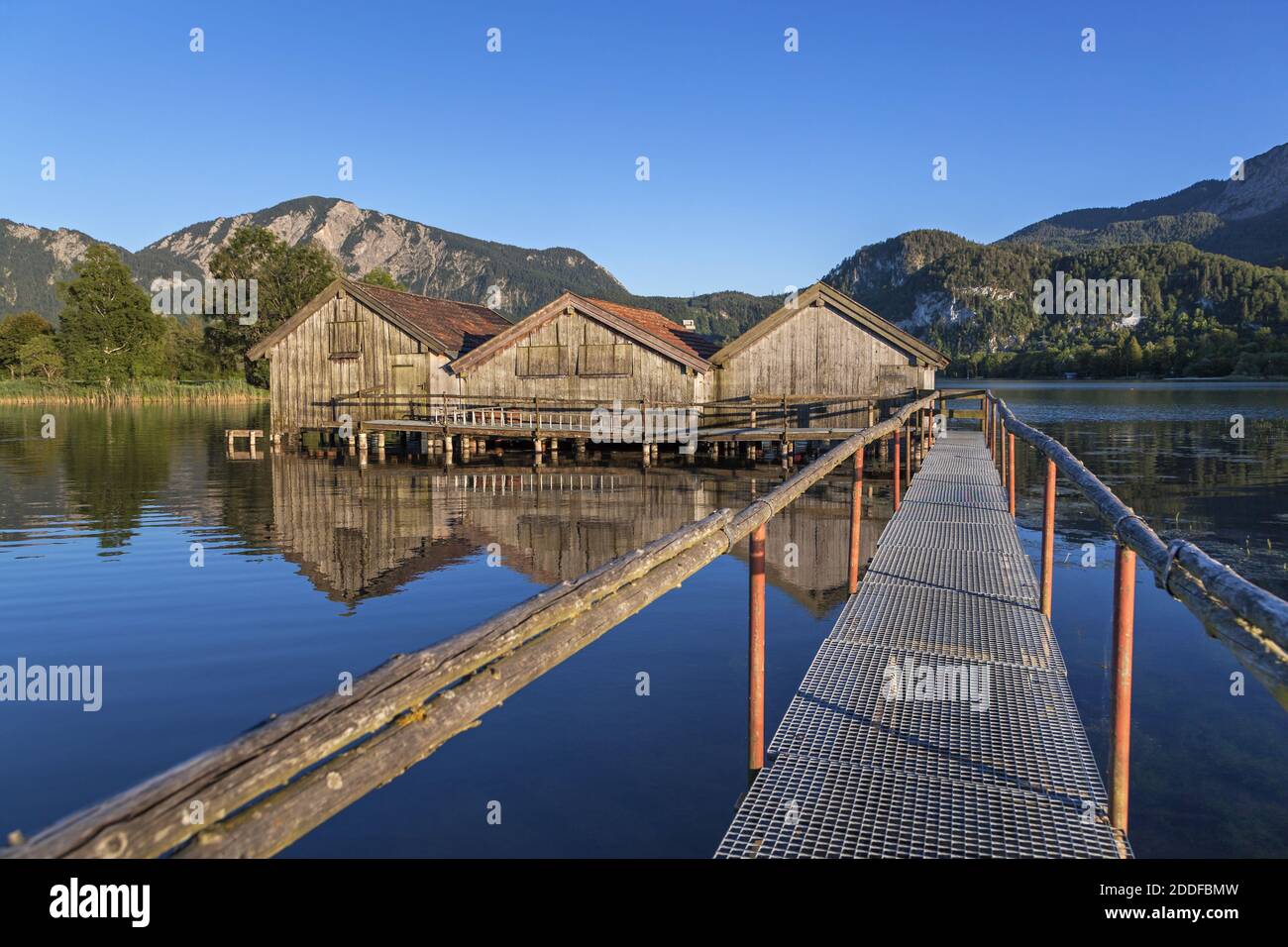 Geographie / Reisen, Deutschland, Bayern, Schlehdorf, Bootshäuser am Kochelsee (Kochelsee) außerhalb, Zusatz-Rechteklärung-Info-nicht-verfügbar Stockfoto Geographie / Reisen, Deutschland, Bayern, Schlehdorf, Bootshäuser am Kochelsee (Kochelsee) außerhalb, Zusatz-Rechteklärung-Info-nicht-verfügbar Stockfoto