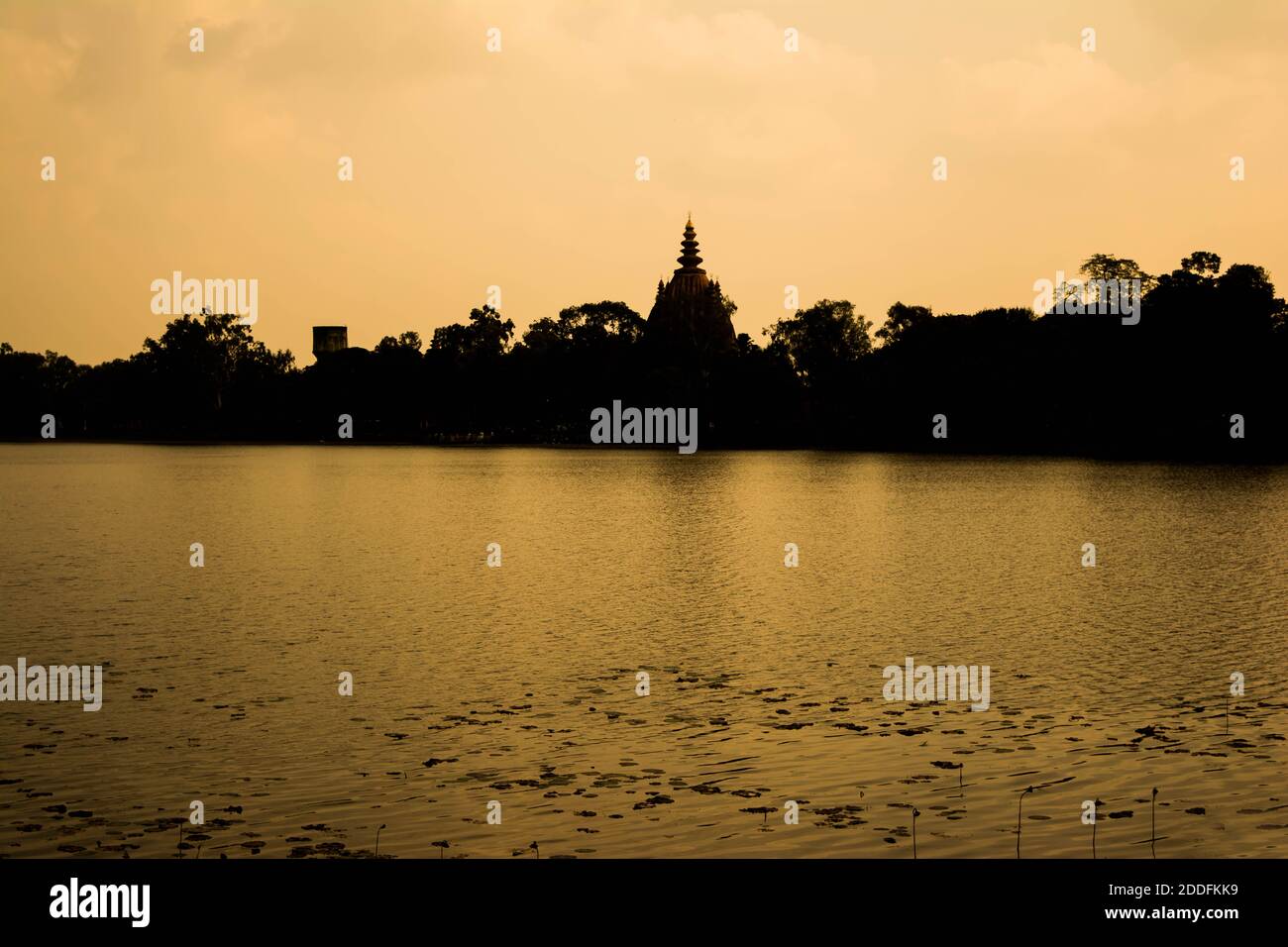 Sibsagar See, bewundern Sie die schöne Architektur in Sibsagar. lotusblatt Stockfoto