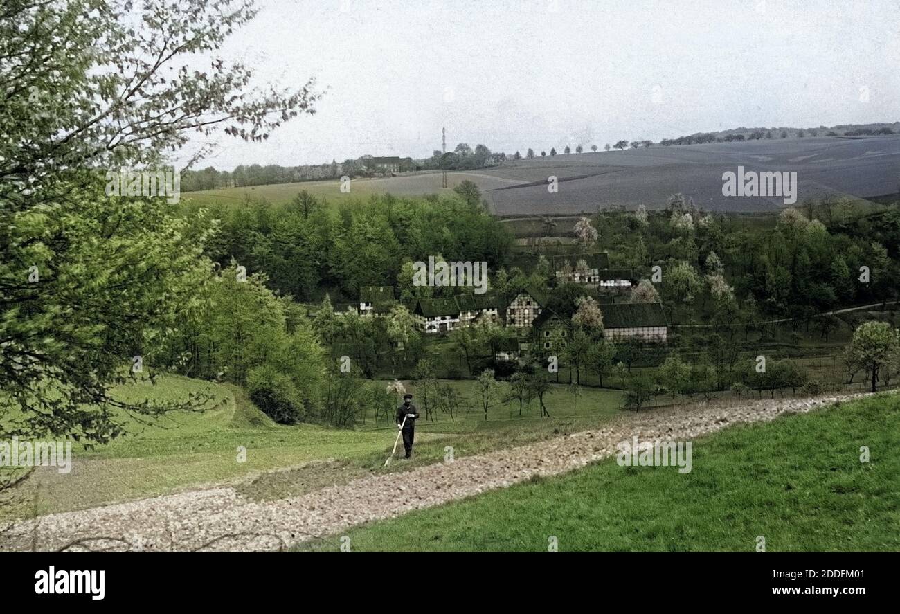 Blick Auf die Ortschaft Wietsche Bei Leichlingen, Deutschland 1910er Jahre. Blick auf das Dorf Wietsche nahe Leichlingen, Deutschland 1910er Jahre. Stockfoto