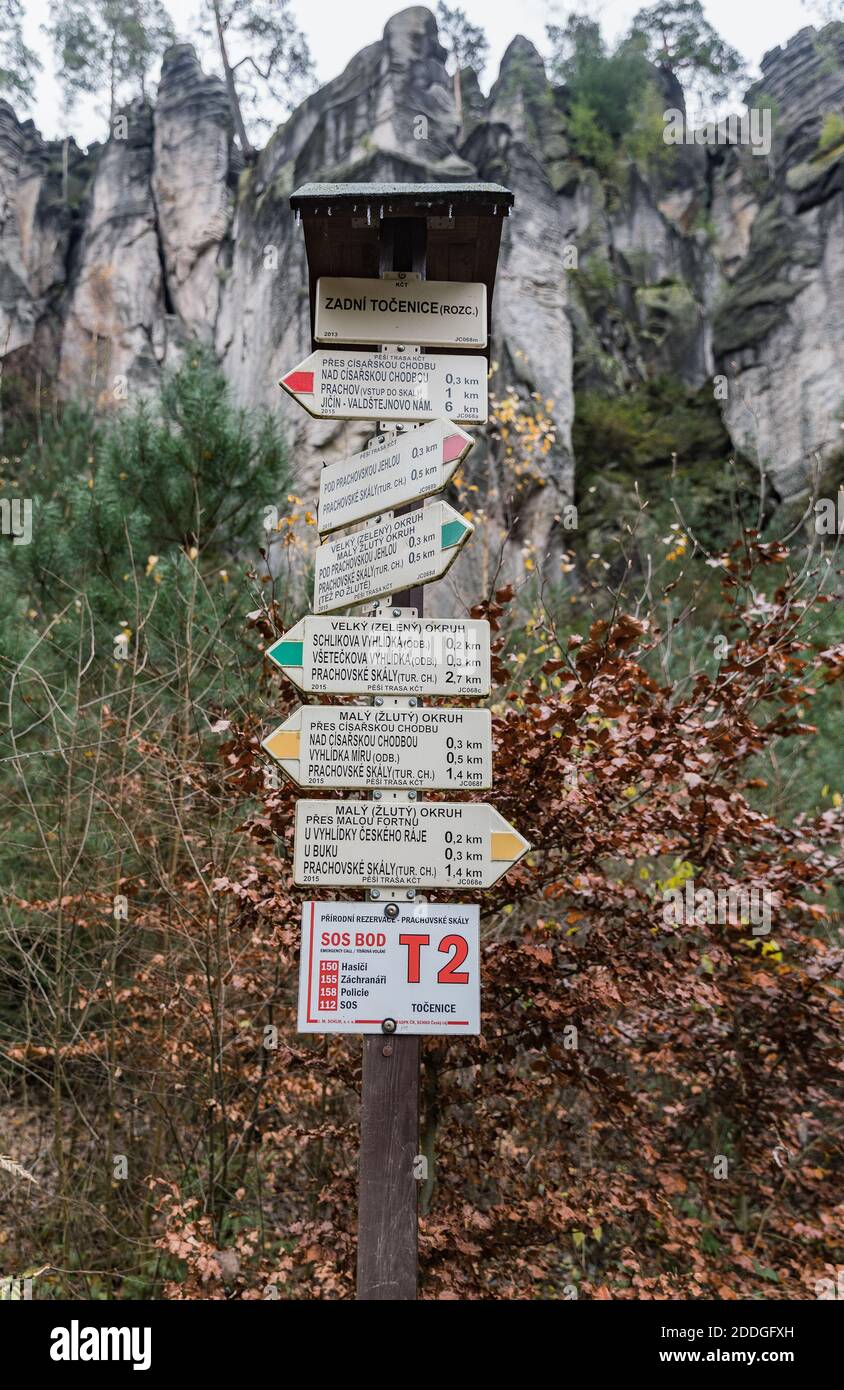 Herbstansicht der Prachov Felsen - Böhmisches Paradies. Tschechische republik Stockfoto