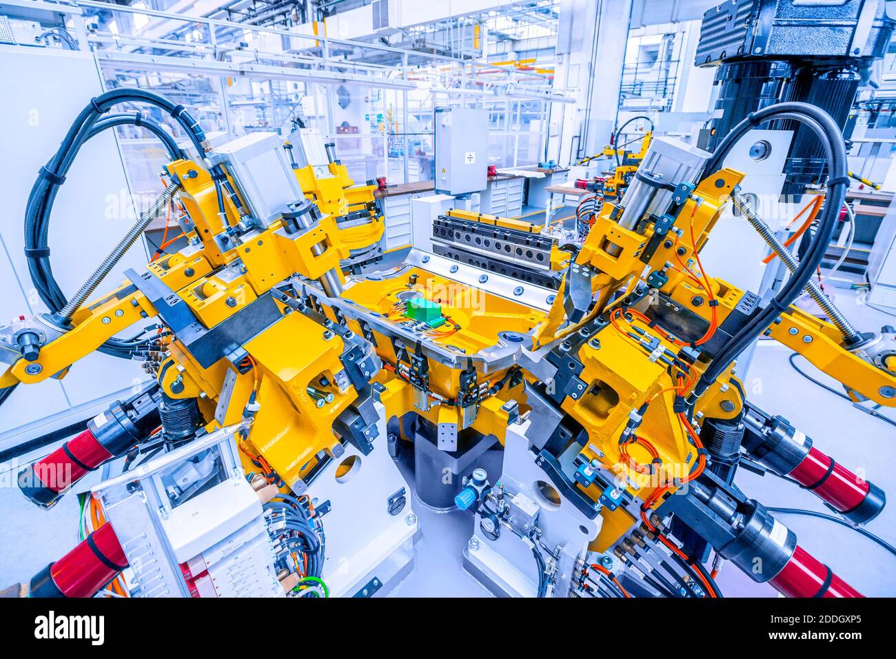 Mess- und Prüfstation im Automobilwerk Stockfoto