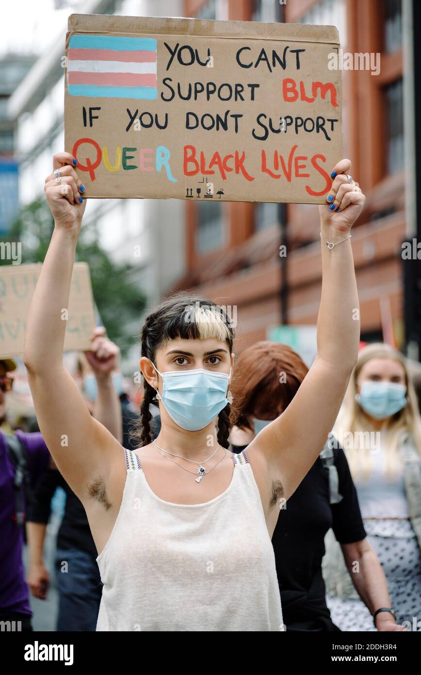 London, Großbritannien - 16. August 2020: Alle Schwarzen leben Großbritannien marschieren von Marble Arch zum Parliament Square, um Black Lives Matter zu unterstützen Stockfoto