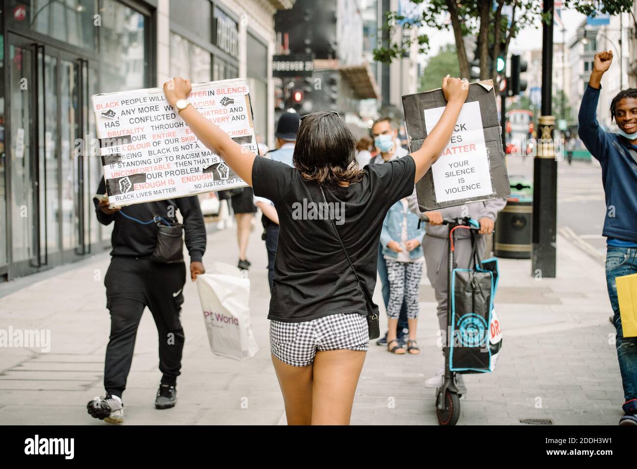 London, Großbritannien - 16. August 2020: Alle Schwarzen leben Großbritannien marschieren von Marble Arch zum Parliament Square, um Black Lives Matter zu unterstützen Stockfoto