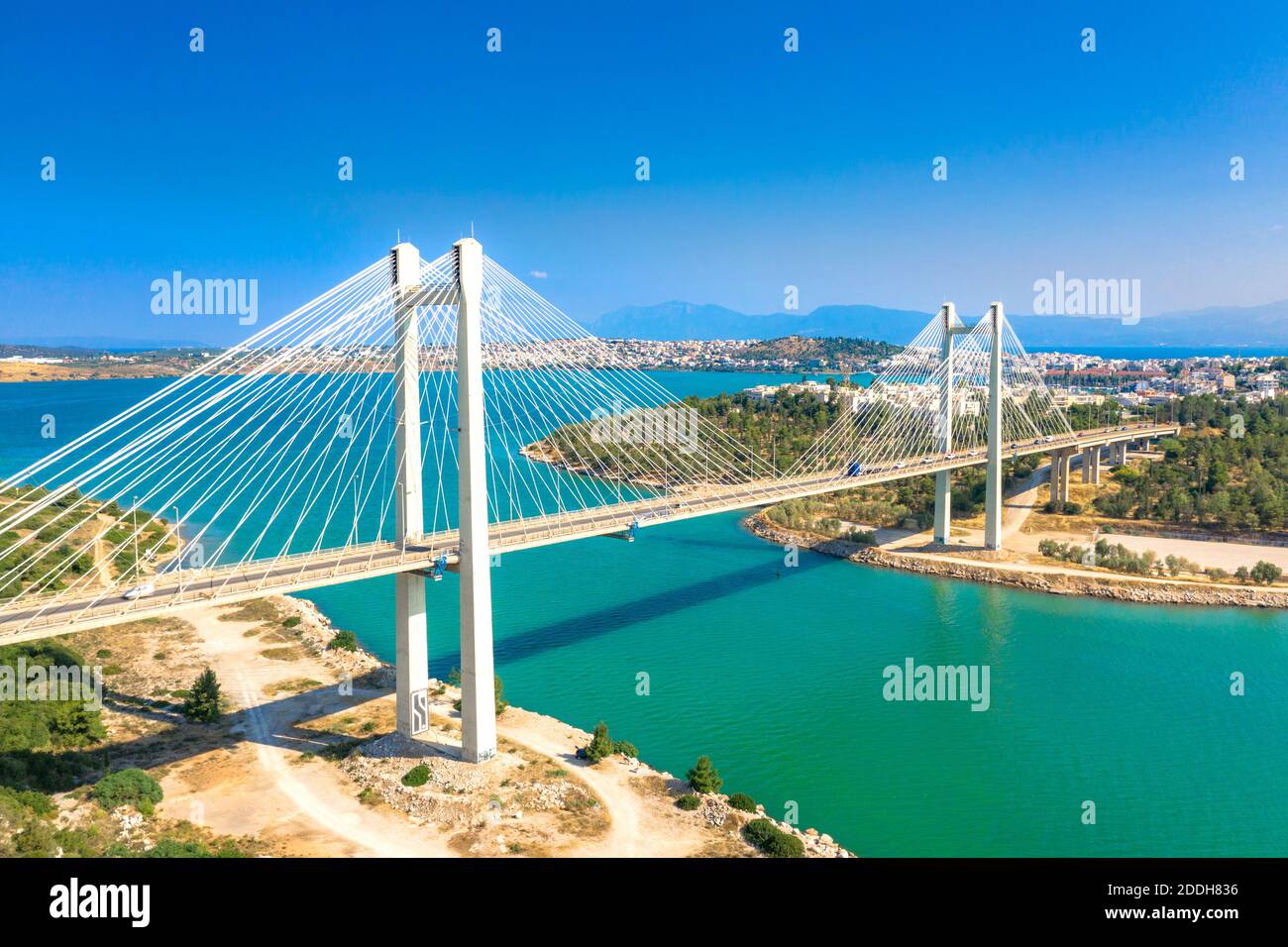 Die beeindruckende Kabelbrücke von Chalkida, Euboea, Griechenland. Stockfoto