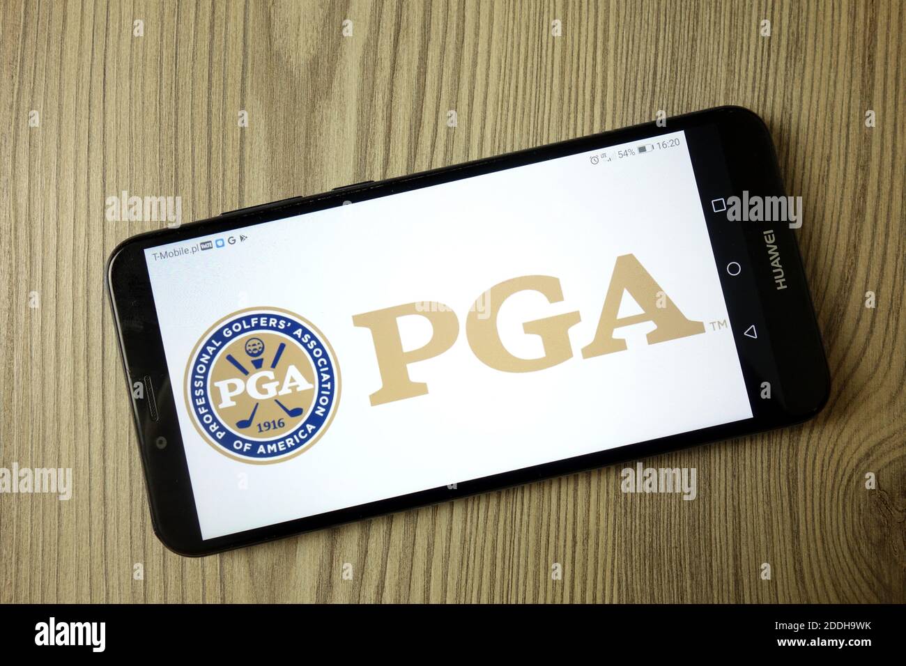KONSKIE, POLEN - 21. Dezember 2019: Professional Golfers Association of America PGA Logo auf dem Handy angezeigt Stockfoto