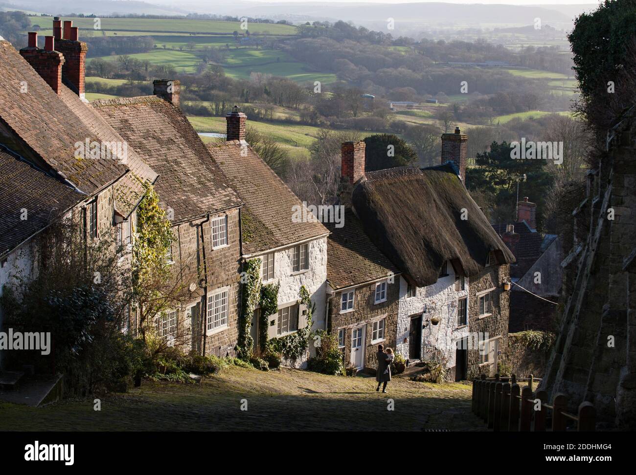 Gold Hill, Shaftesbury, Dorset, England, Vereinigtes Königreich. Szene des berühmten Hovis Brot TV-Werbung Stockfoto