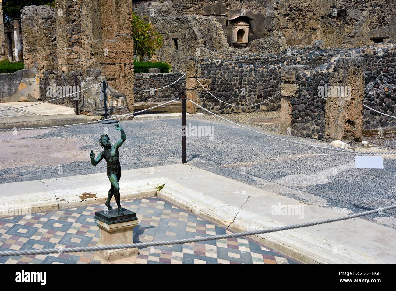Bronze Statue tanzen Faun archäologischen Ausgrabungen Pompeji Italien Stockfoto