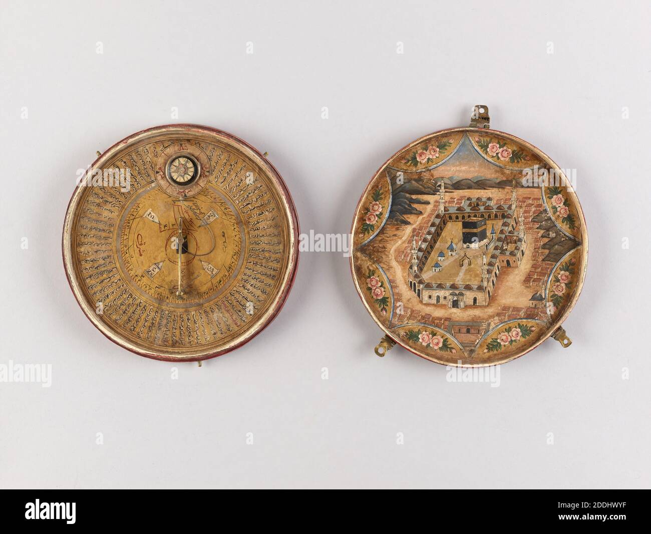 Qibla Indikator, 1700-1825 auch bekannt als Qibla Kompass, Qibla Indikatoren werden verwendet, um die Richtung und Zeit des Gebets von muslimischen Gläubigen zu finden. Nach den zentralen Grundsätzen (oder fünf Säulen) des Islam müssen sie fünf Mal am Tag beten., Angewandte Kunst, Religion, Islam Stockfoto