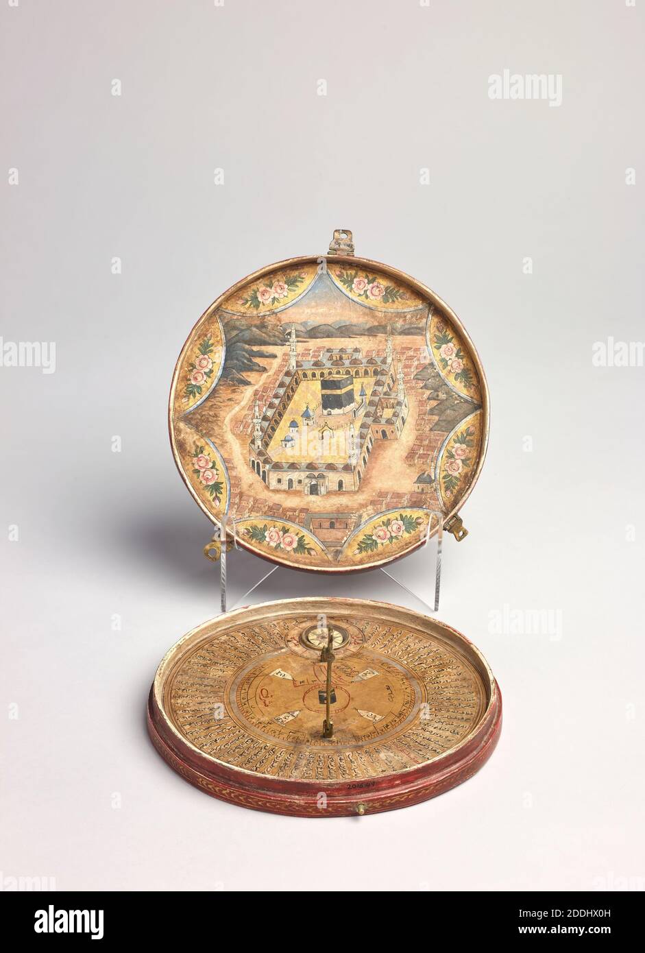 Qibla Indikator, 1700-1825 auch bekannt als Qibla Kompass, Qibla Indikatoren werden verwendet, um die Richtung und Zeit des Gebets von muslimischen Gläubigen zu finden. Nach den zentralen Grundsätzen (oder fünf Säulen) des Islam müssen sie fünf Mal am Tag beten., Angewandte Kunst, Religion, Islam Stockfoto