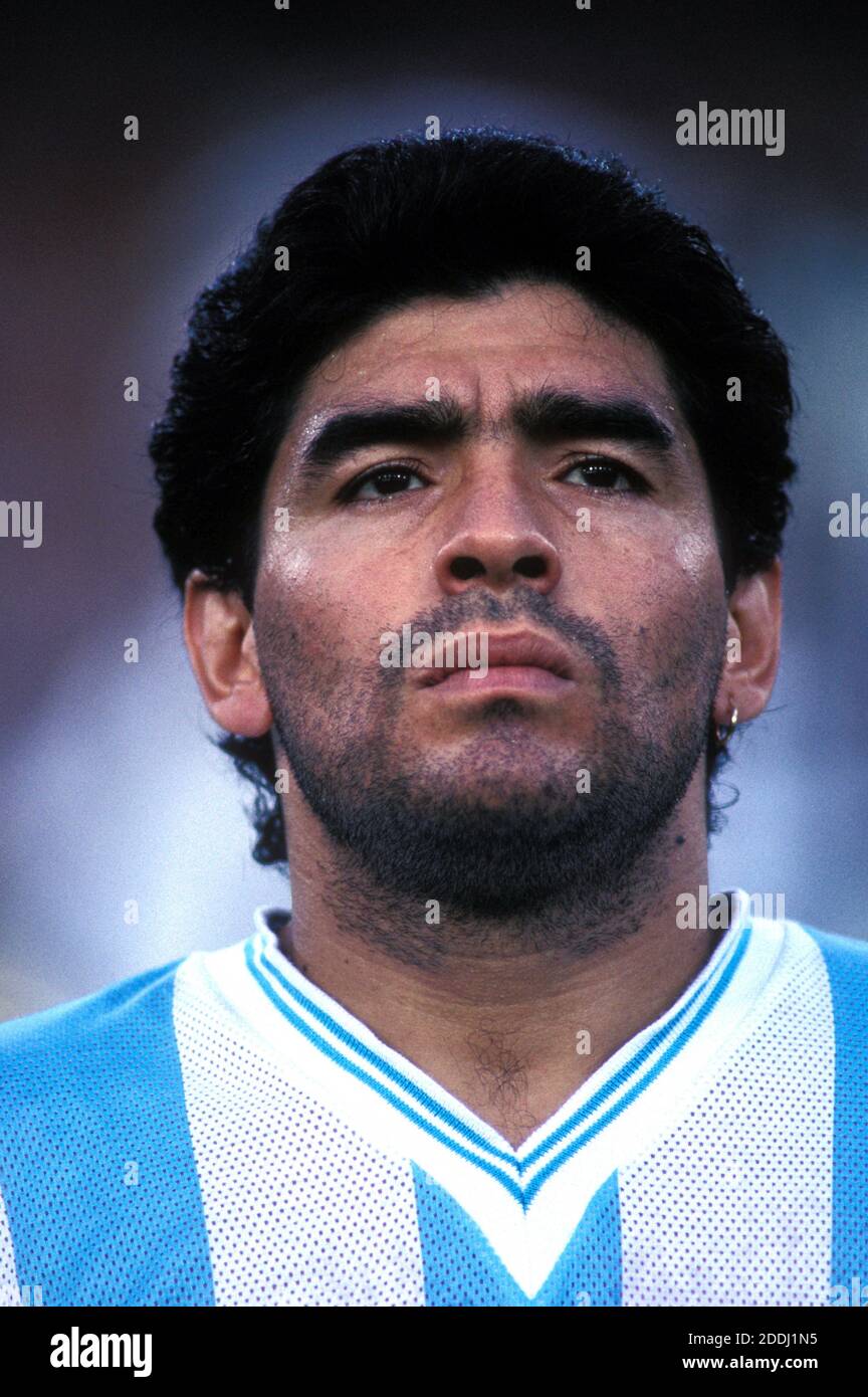 Italien. Juli 1990. Argentinischer Star DIEGO MARADONA im WM-Qualifying 1990. Kredit: Antonio Suarez/ZUMAPRESS.com/Alamy Live Nachrichten Stockfoto