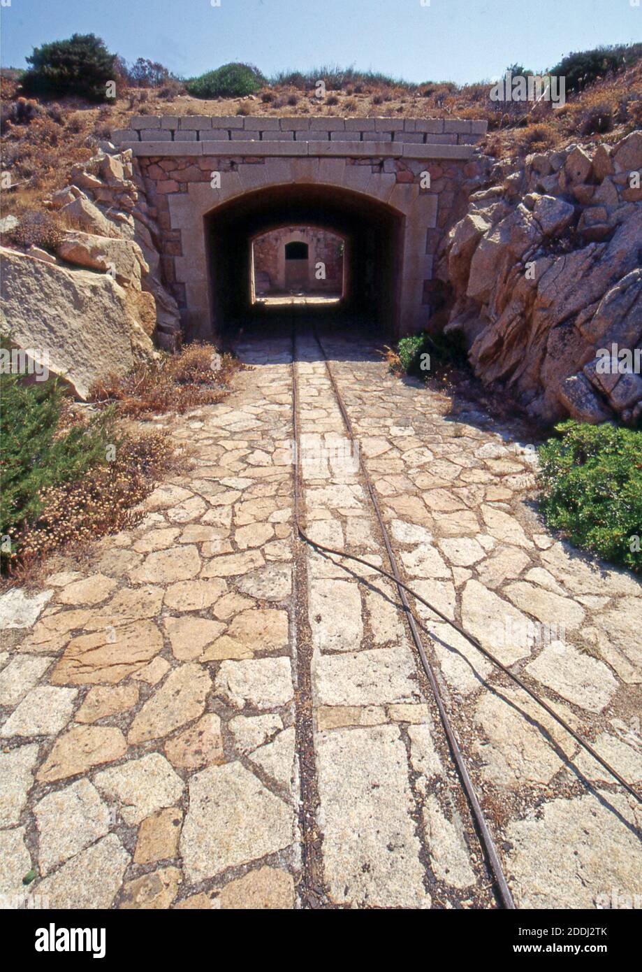 Palau, Sardinien, Italien. Capo d'Orso alte militari Festung (gescannt von Fujichrome Velvia) Stockfoto