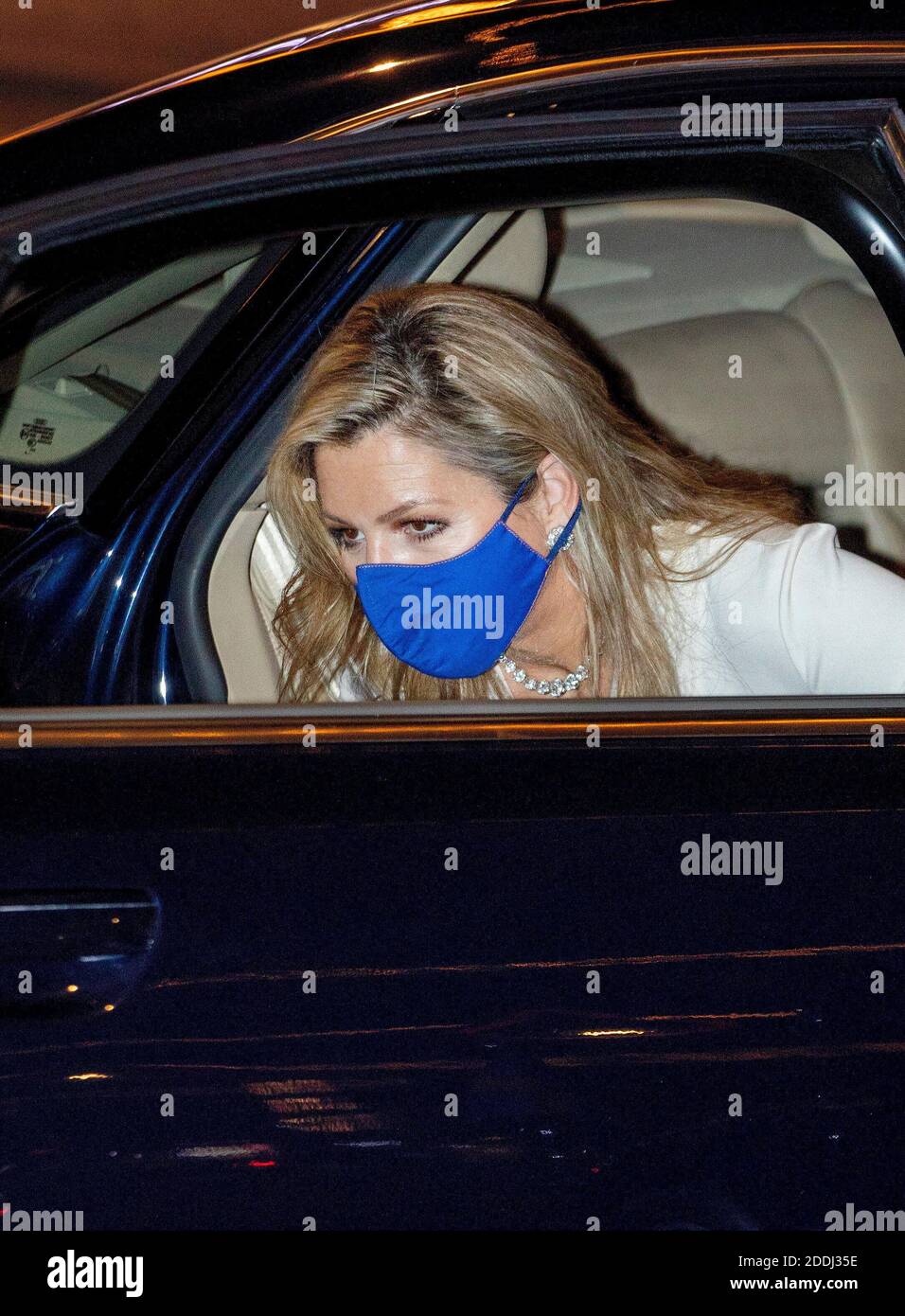 Amsterdam, Niederlande. November 2020. Königin Maxima der Niederlande kommt in der Beurs van Berlage in Amsterdam, am 25.-11. November 2020, um die Gewinner des Koning Willem I Preis bekannt zu geben, wurde die Stiftung im Jahr 1958 auf Initiative der De Nederlandsche Bank von Organisationen gegründet, die mit der Wirtschaftsgemeinschaft verbunden sind.Kredit: Albert Nieboer/Netherlands OUT/Point De Vue Out/dpa/Alamy Live News Stockfoto