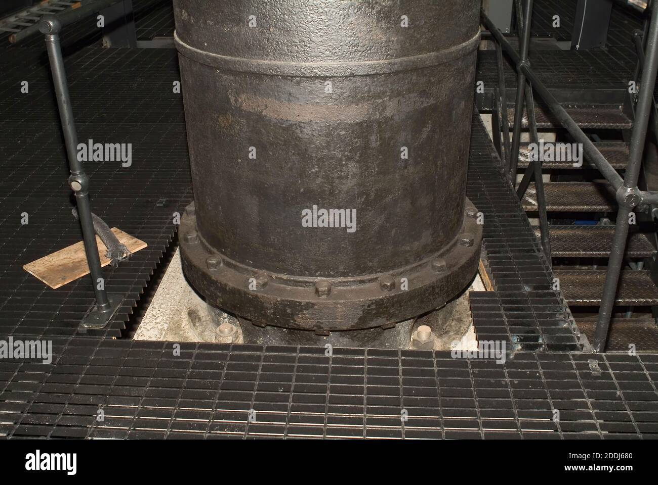 Old Smethwick Canal Pumping Engine, 1779 Hersteller: Matthew Boulton & James Watt, die Smethwick Engine wurde in der Nähe von Birmingham installiert und wurde im Mai 1779 in Betrieb genommen. Birmingham Science Museum, es ist die älteste funktionierende Dampfmaschine der Welt. Ursprünglich war es eine von zwei Dampfmaschinen verwendet, um Wasser zurück auf die 491 Fuß (150 m) Gipfel Ebene der BCN Old Main Line (Birmingham Canal) Kanal in Smethwick, nicht weit von der Soho Foundry, wo es hergestellt wurde Pumpen., Wissenschaft und Industrie, Hersteller, Motor, Birmingham Geschichte Stockfoto