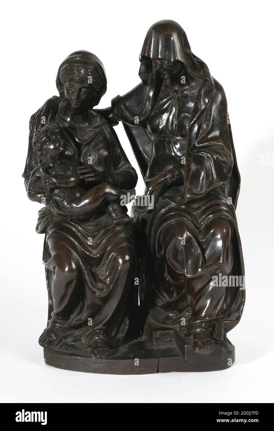 Jungfrau und Kind mit der heiligen Anna, 1500-1525, Andrea Sansovino. Sansovino war der führende venezianische Bildhauer der Renaissance, obwohl sein Ruhm von dem seines Zeitgenossen Michelangelo überschattet wurde. Das Thema der hl. Anna mit ihrer Tochter, der Jungfrau und dem Christkind in der italienischen Renaissance ist am besten durch mehrere Gemälde von Leonardo da Vinci bekannt, aus denen Sansovinos Behandlung letztlich abgeleitet wird Stockfoto Jungfrau und Kind mit der heiligen Anna, 1500-1525, Andrea Sansovino. Sansovino war der führende venezianische Bildhauer der Renaissance, obwohl sein Ruhm von dem seines Zeitgenossen Michelangelo überschattet wurde. Das Thema der hl. Anna mit ihrer Tochter, der Jungfrau und dem Christkind in der italienischen Renaissance ist am besten durch mehrere Gemälde von Leonardo da Vinci bekannt, aus denen Sansovinos Behandlung letztlich abgeleitet wird Stockfoto