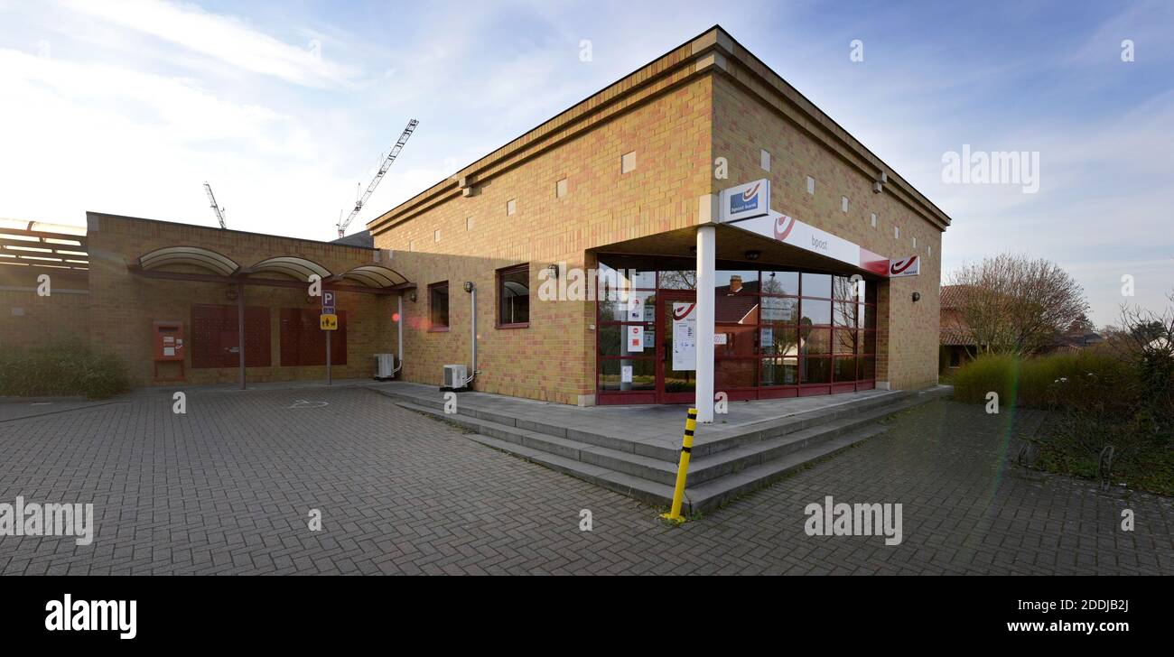 Abbildung Bild zeigt das bpost-Postamt in Beringen, Mittwoch 25. November 2020. BELGA FOTO YORICK JANSENS Stockfoto