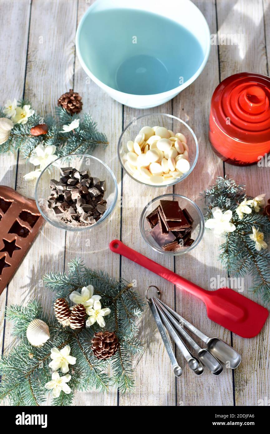 Festliche Urlaub Schokolade Herstellung von Vorräten und Zutaten zu Gourmet machen Leckereien und Geschenke für Familie und Freunde zur Weihnachtszeit Stockfoto