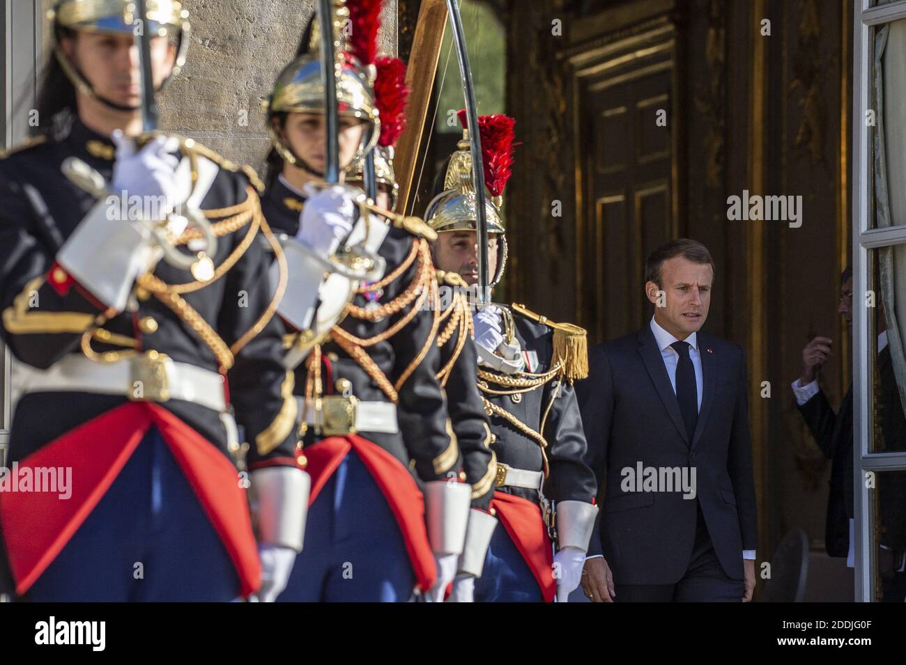 Der französische Präsident Emmanuel Macron erwartet den libanesischen Premierminister vor seinem Treffen am 20. September 2019 im Elysée-Palast in Paris. Foto von Eliot Blondt/ABACAPRESS.COM Stockfoto