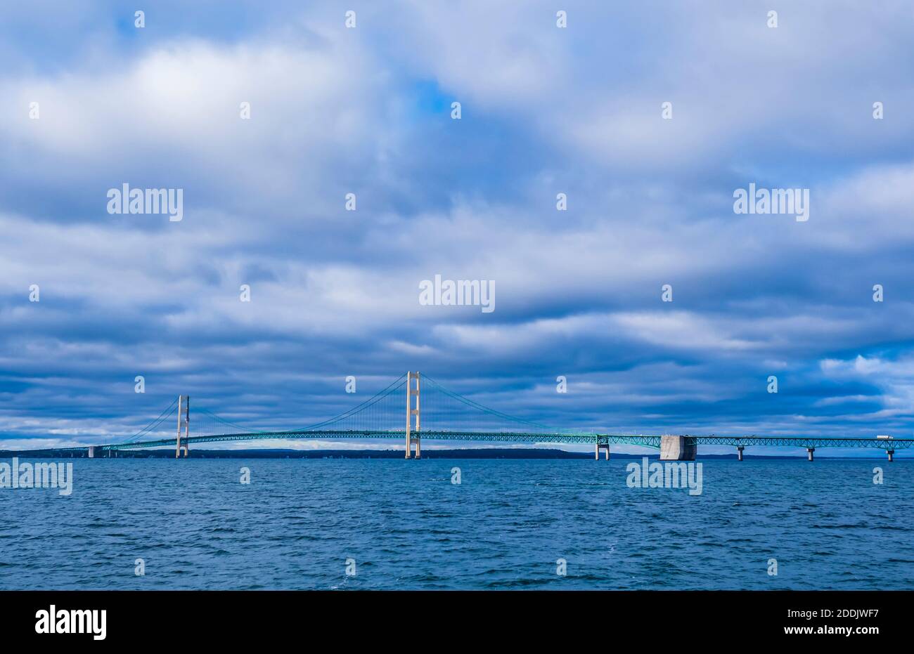 Mackinac Bridge von Shepler's Ferry Reisen von St. Ignace nach Mackinac Island, Michigan. Stockfoto