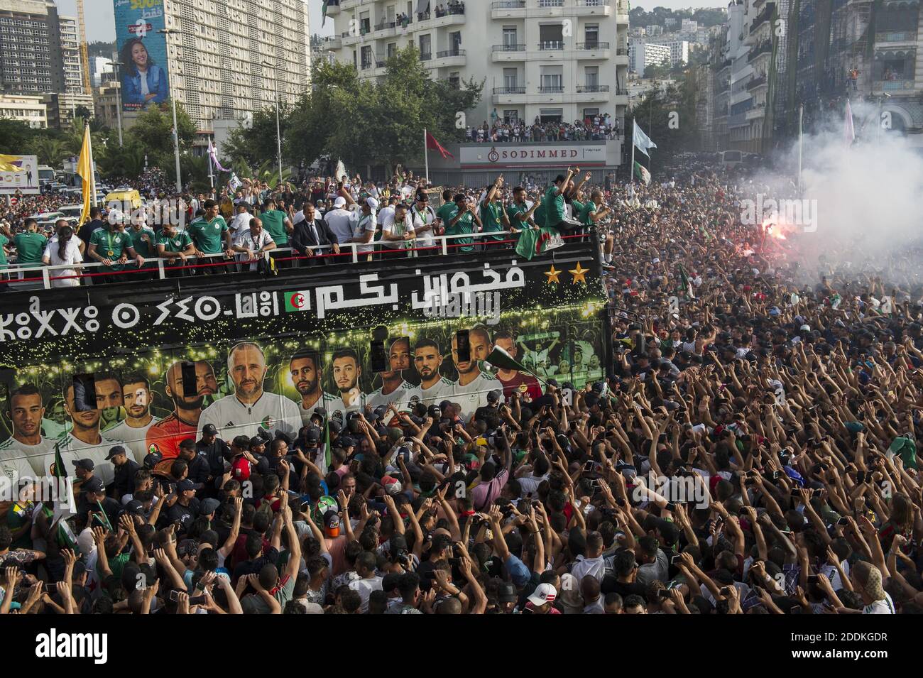 Algerische Fußballnationalmannschaft Stockfotos und -bilder Kaufen - Alamy
