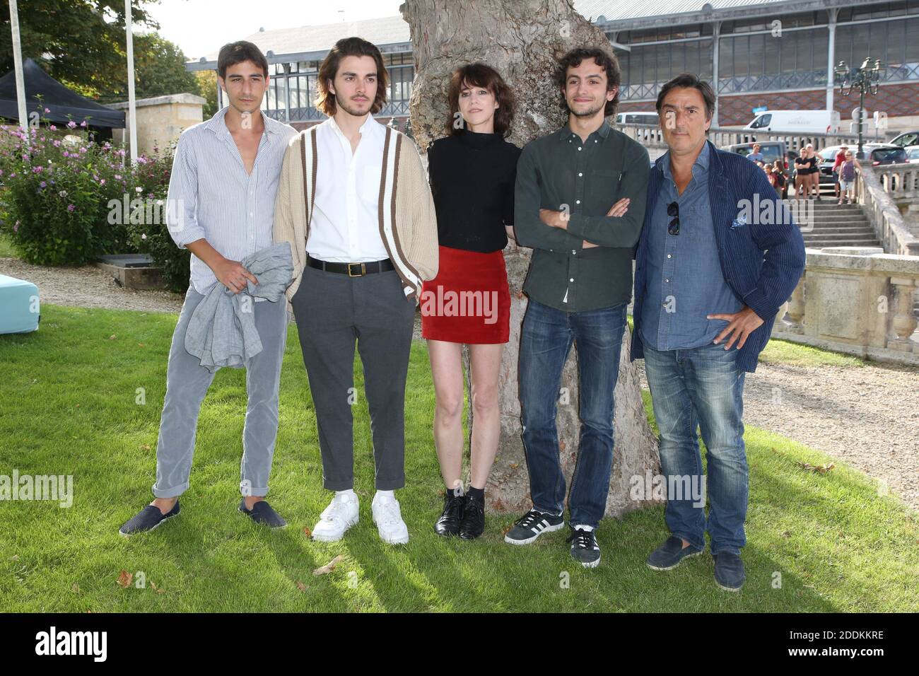 Ben Attal Panayotis Pascot Charlotte Gainsbourg Pablo Venzal Und Yvan Attal Auf Der Mon Chien Stupide Photocall Im Rahmen Des 12 Angouleme Film Festivals In Angouleme Frankreich Am 20 August 2019 Foto