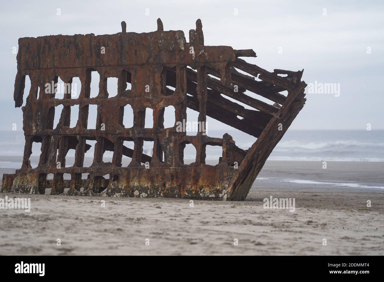 Das Wrack des Schiffswracks von Peter Iredale am Fort Stevens Strand in Astoria, Oregon Stockfoto