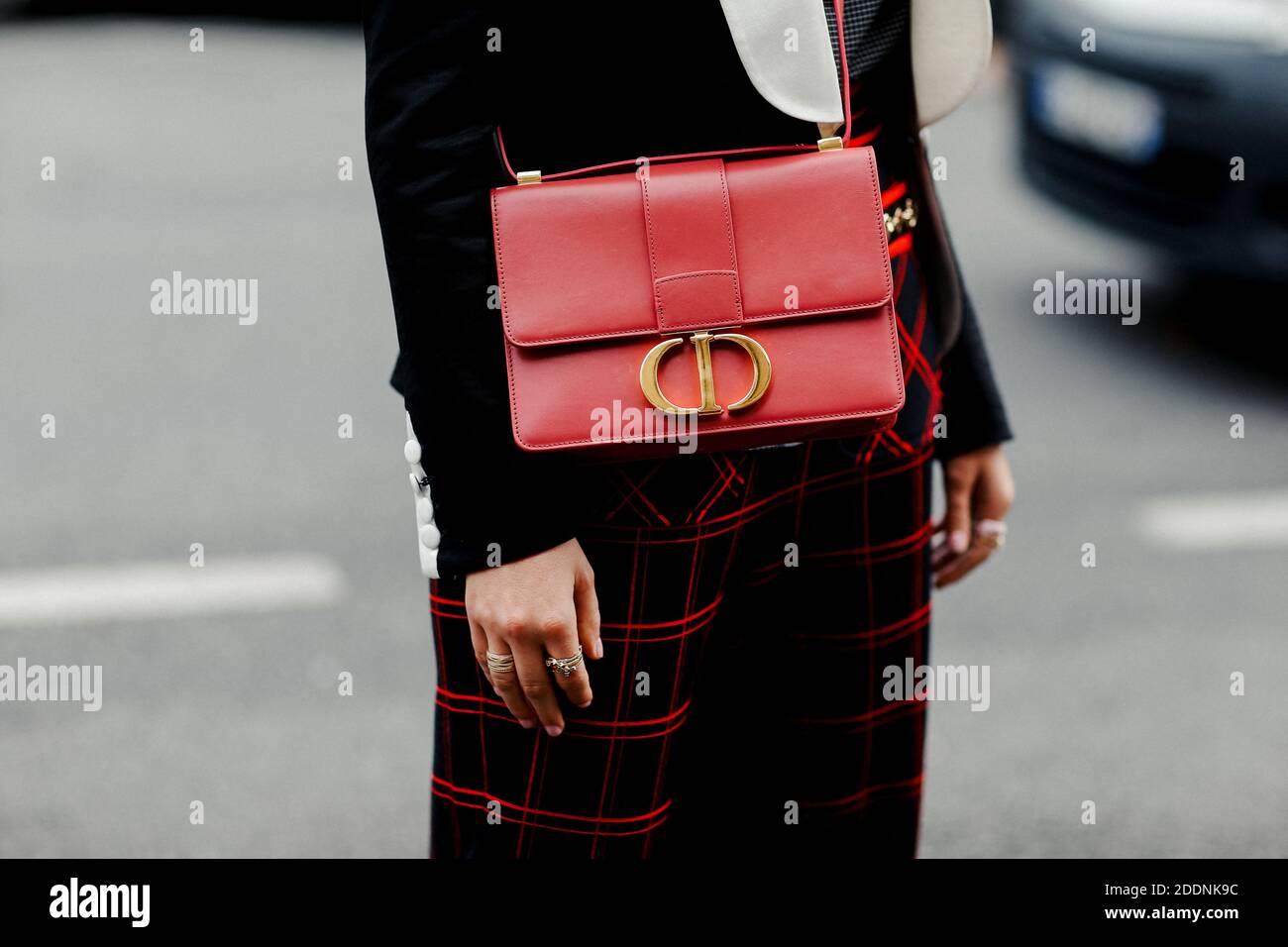 Straßenstil, Nahaufnahme bei der Redemption Spring-Summer 2020 Ready-to-Wear Show, die am 26. September 2019 im Hotel de Ville, Paris, Frankreich, stattfand. Foto von Marie-Paola Bertrand-Hillion/ABACAPRESS.COM Stockfoto