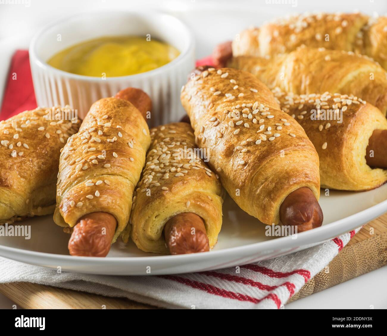 Crescent Hunde. Hot Dog Croissant Gebäck. Stockfoto